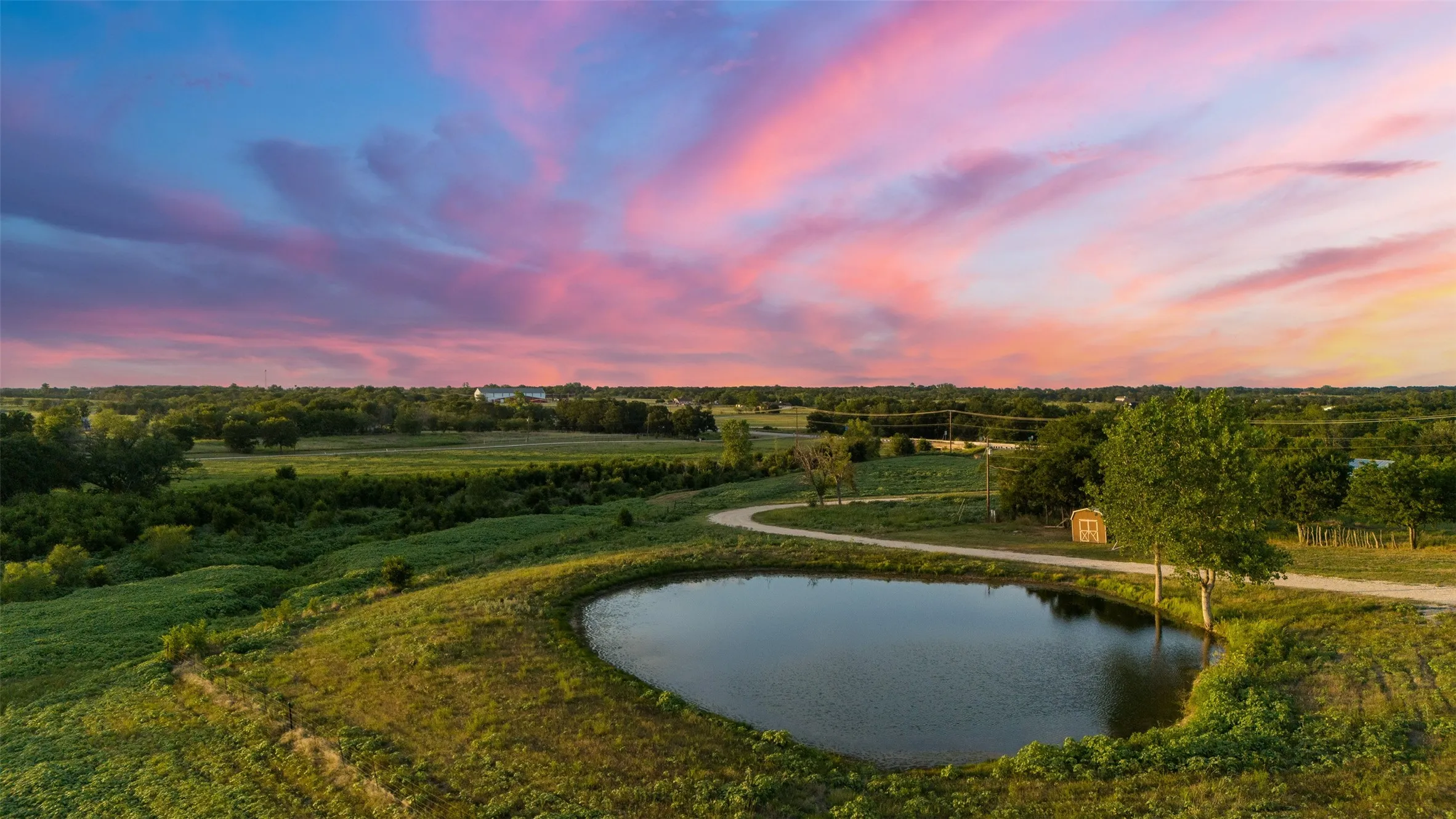 Farm For Sale in Mc Lennan County , 4864 S Hwy 77 Highway, Lorena, Texas 76655, 3 Bedroom, 2 Bathroom, 2 Garage spaces, 2,615 Sqft, built in 1980, mls#21291438, Real Estate Agent in Lorena, Homes For Sale in Mc Lennan county, Homes For Sale in Lorena, Realtor in Lorena Texas, Real Estate Brokerage Independent Realty Texas, Luminita Cordes Realtor