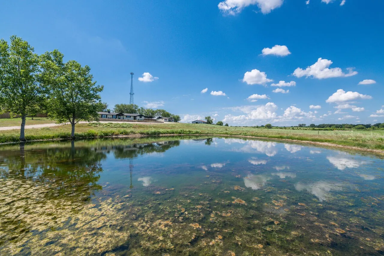Farm For Sale in Mc Lennan County , 4864 S Hwy 77 Highway, Lorena, Texas 76655, 3 Bedroom, 2 Bathroom, 2 Garage spaces, 2,615 Sqft, built in 1980, mls#21291438, Real Estate Agent in Lorena, Homes For Sale in Mc Lennan county, Homes For Sale in Lorena, Realtor in Lorena Texas, Real Estate Brokerage Independent Realty Texas, Luminita Cordes Realtor