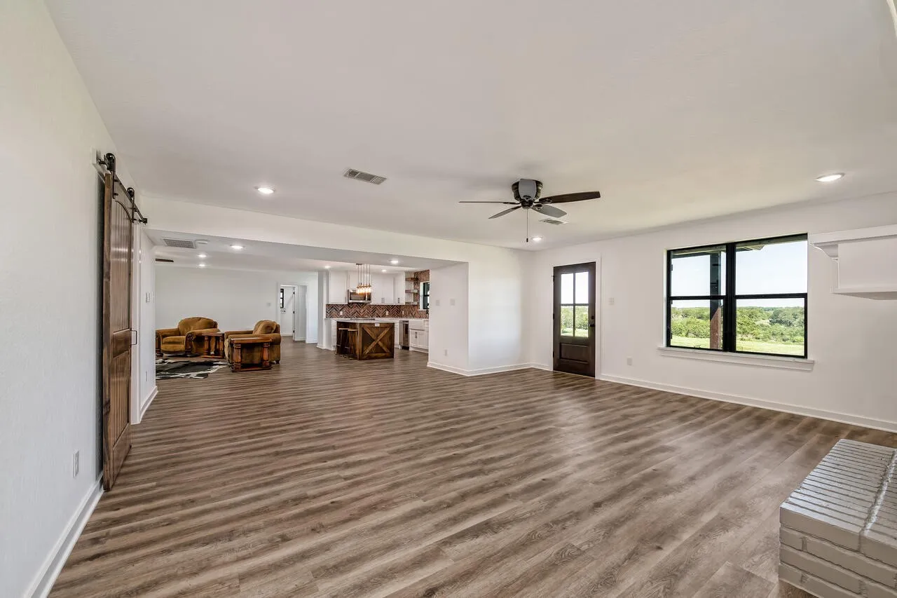 Farm For Sale in Mc Lennan County , 4864 S Hwy 77 Highway, Lorena, Texas 76655, 3 Bedroom, 2 Bathroom, 2 Garage spaces, 2,615 Sqft, built in 1980, mls#21291438, Real Estate Agent in Lorena, Homes For Sale in Mc Lennan county, Homes For Sale in Lorena, Realtor in Lorena Texas, Real Estate Brokerage Independent Realty Texas, Luminita Cordes Realtor