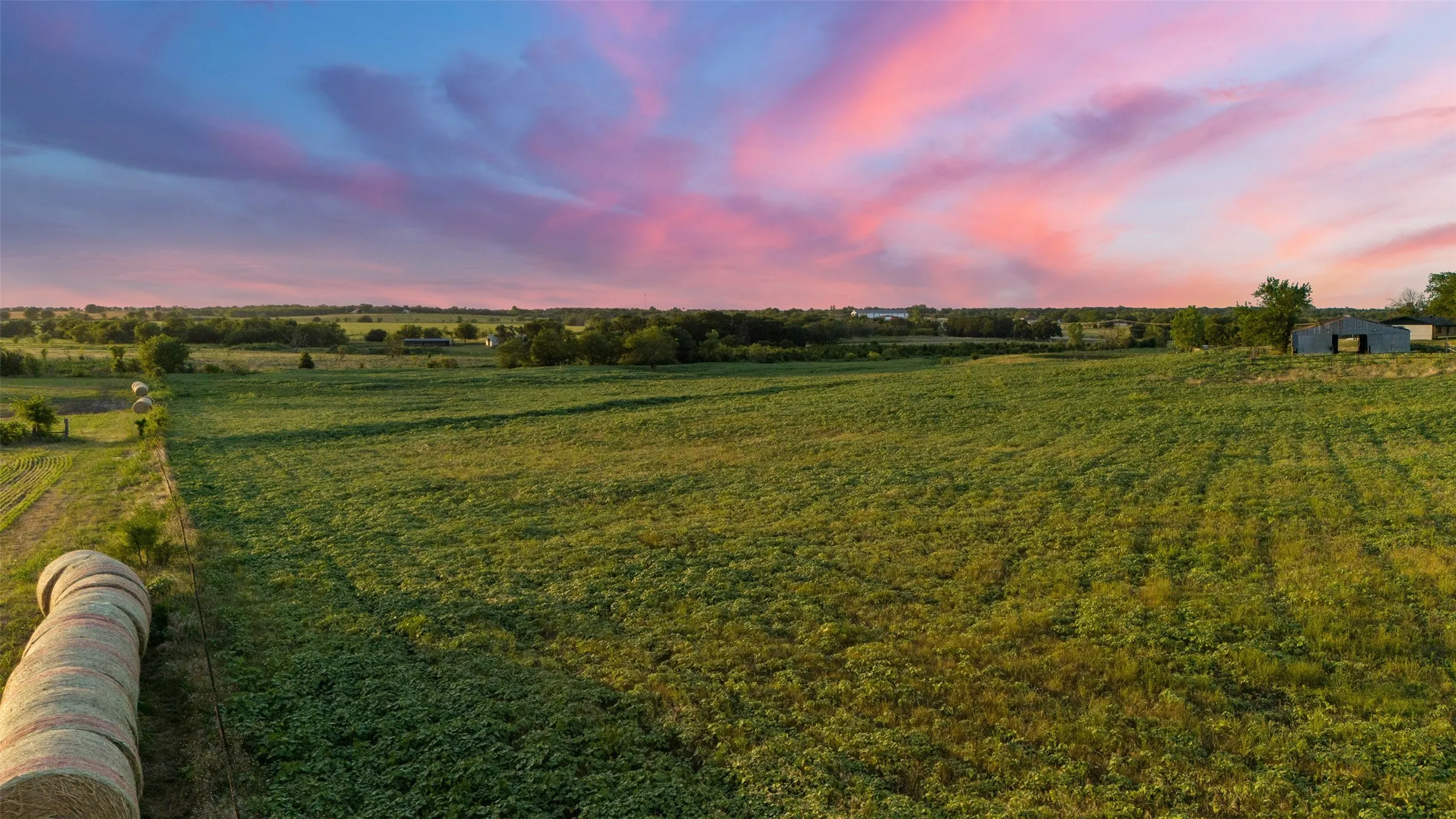 Farm For Sale in Mc Lennan County , 4864 S Hwy 77 Highway, Lorena, Texas 76655, 3 Bedroom, 2 Bathroom, 2 Garage spaces, 2,615 Sqft, built in 1980, mls#21291438, Real Estate Agent in Lorena, Homes For Sale in Mc Lennan county, Homes For Sale in Lorena, Realtor in Lorena Texas, Real Estate Brokerage Independent Realty Texas, Luminita Cordes Realtor