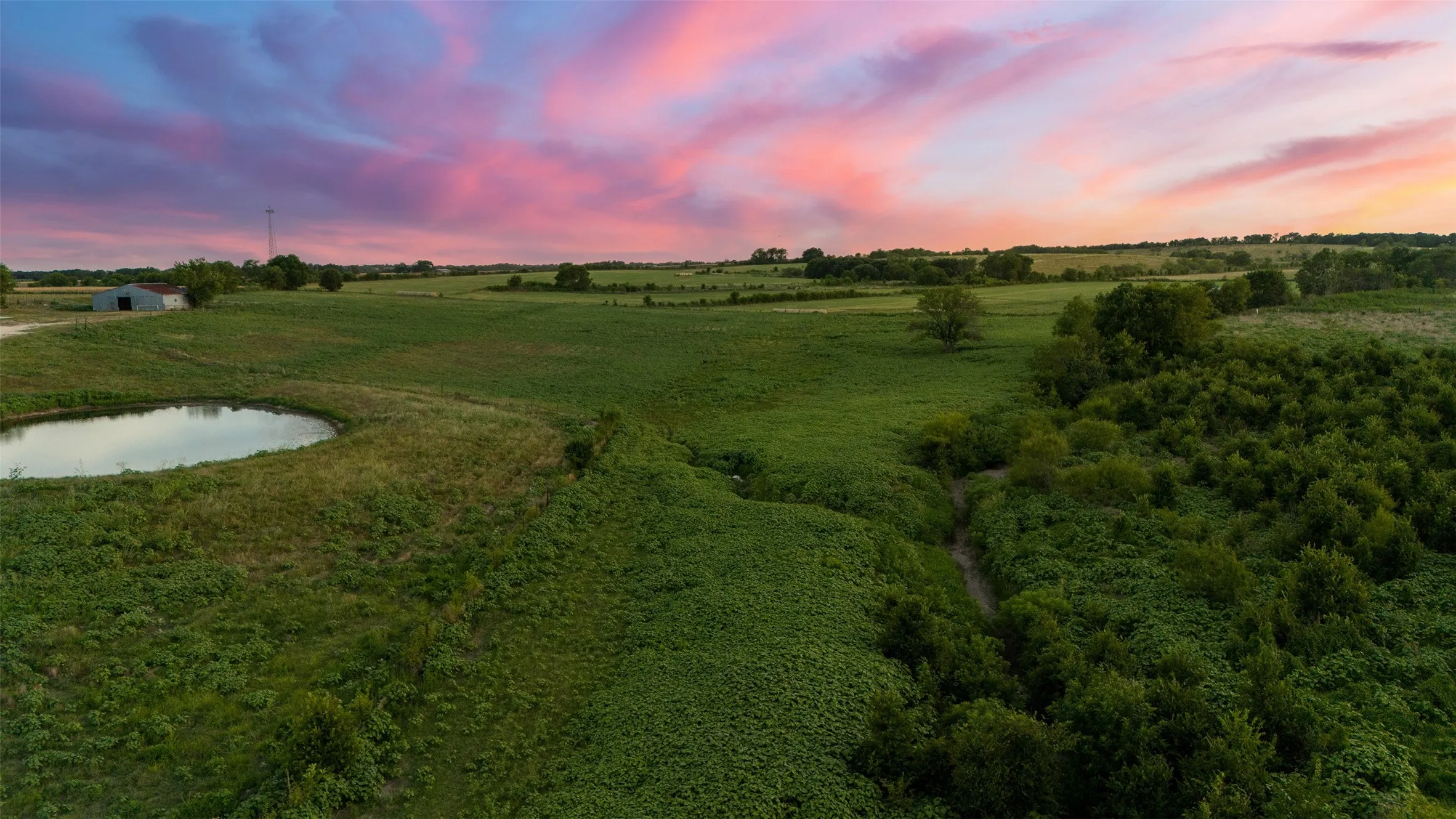 Farm For Sale in Mc Lennan County , 4864 S Hwy 77 Highway, Lorena, Texas 76655, 3 Bedroom, 2 Bathroom, 2 Garage spaces, 2,615 Sqft, built in 1980, mls#21291438, Real Estate Agent in Lorena, Homes For Sale in Mc Lennan county, Homes For Sale in Lorena, Realtor in Lorena Texas, Real Estate Brokerage Independent Realty Texas, Luminita Cordes Realtor
