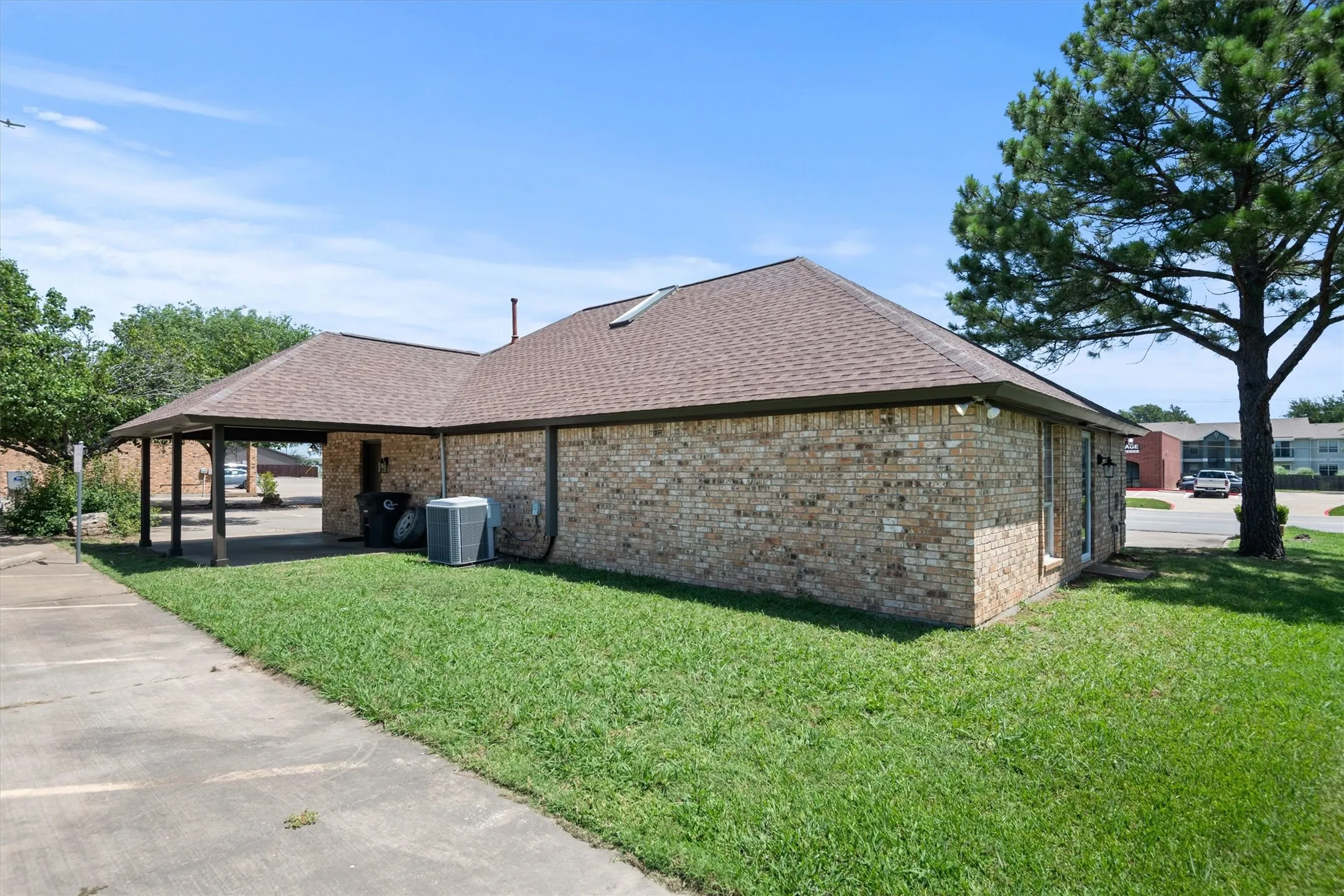 Office For Sale in Johnson County , 603 N Nolan River Road, Cleburne, Texas 76033, 0, 0, Garage spaces, 0 Sqft, built in 1995, mls#21301959, Real Estate Agent in Cleburne, Homes For Sale in Johnson county, Homes For Sale in Cleburne, Realtor in Cleburne Texas, Real Estate Brokerage Independent Realty Texas, Luminita Cordes Realtor
