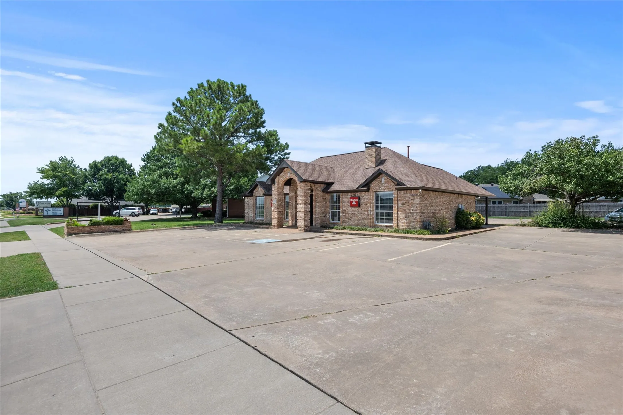 Office For Sale in Johnson County , 603 N Nolan River Road, Cleburne, Texas 76033, 0, 0, Garage spaces, 0 Sqft, built in 1995, mls#21301959, Real Estate Agent in Cleburne, Homes For Sale in Johnson county, Homes For Sale in Cleburne, Realtor in Cleburne Texas, Real Estate Brokerage Independent Realty Texas, Luminita Cordes Realtor