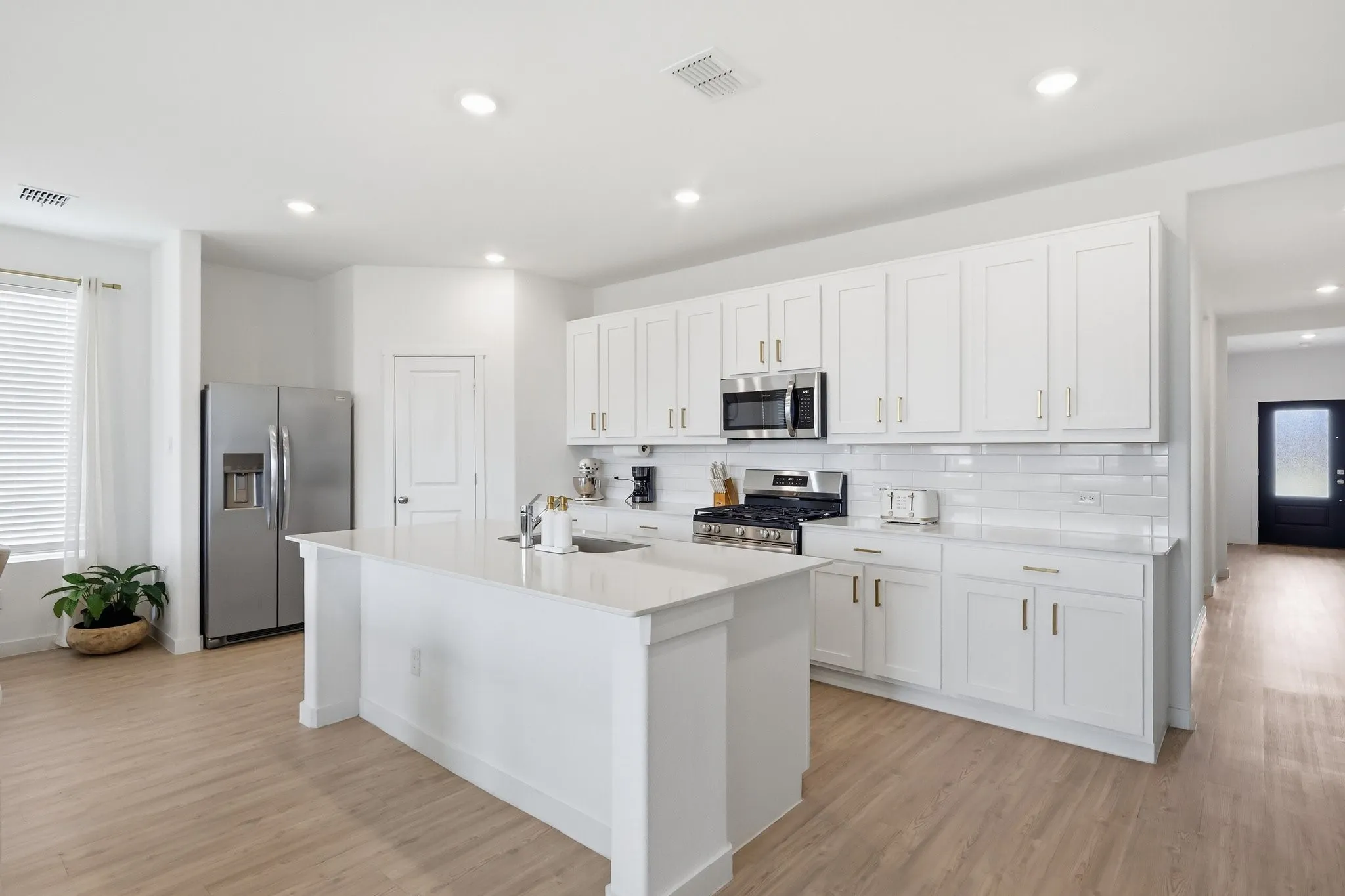 Single Family Residence For Sale in Kaufman County , 1236 Haggetts Pond Road, Forney, Texas 75126, 4 Bedroom, 2 Bathroom, 2 Garage spaces, 2,100 Sqft, built in 2024, mls#21303244, Real Estate Agent in Forney, Homes For Sale in Kaufman county, Homes For Sale in Forney, Realtor in Forney Texas, Real Estate Brokerage Independent Realty Texas, Luminita Cordes Realtor