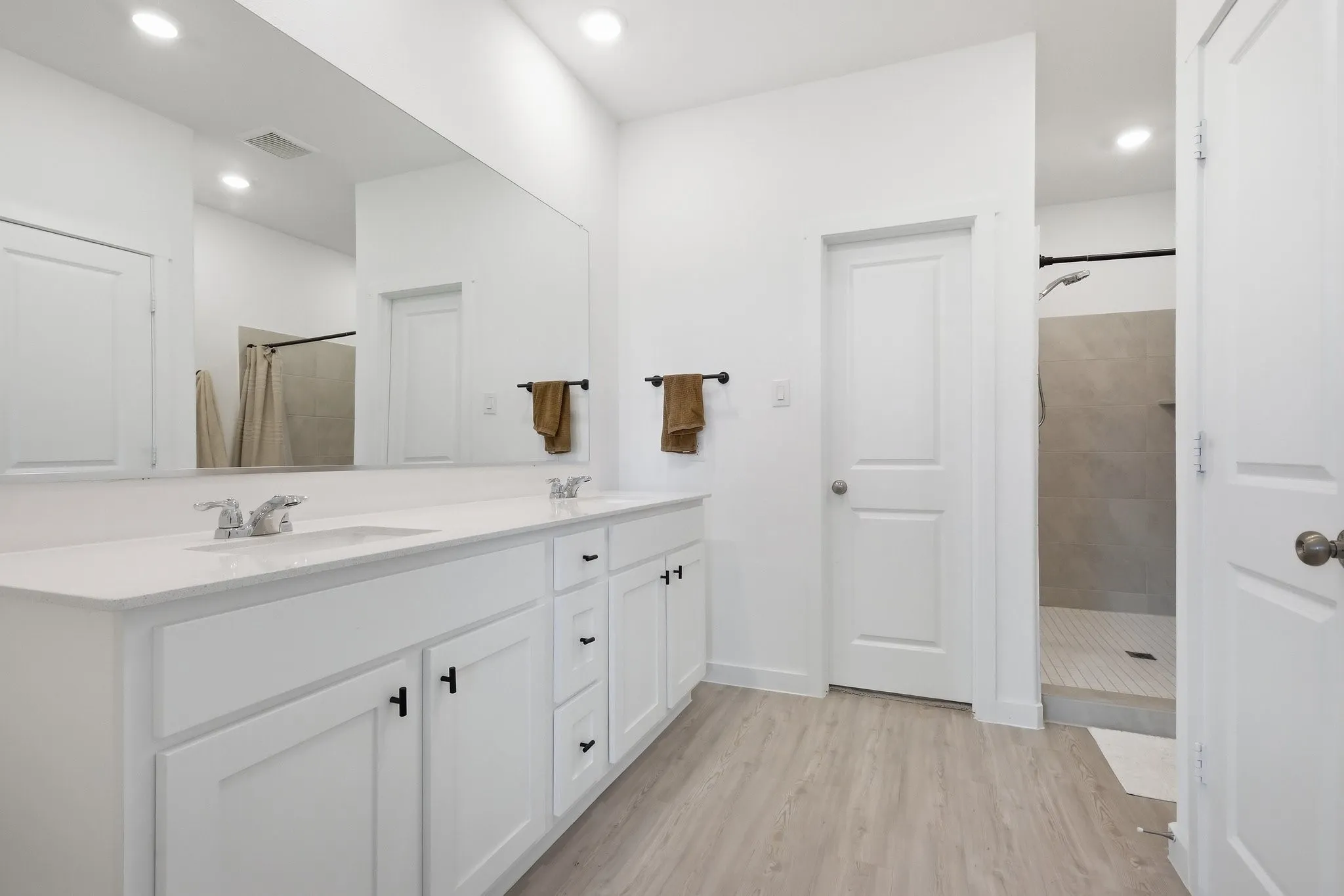 Single Family Residence For Sale in Kaufman County , 1236 Haggetts Pond Road, Forney, Texas 75126, 4 Bedroom, 2 Bathroom, 2 Garage spaces, 2,100 Sqft, built in 2024, mls#21303244, Real Estate Agent in Forney, Homes For Sale in Kaufman county, Homes For Sale in Forney, Realtor in Forney Texas, Real Estate Brokerage Independent Realty Texas, Luminita Cordes Realtor