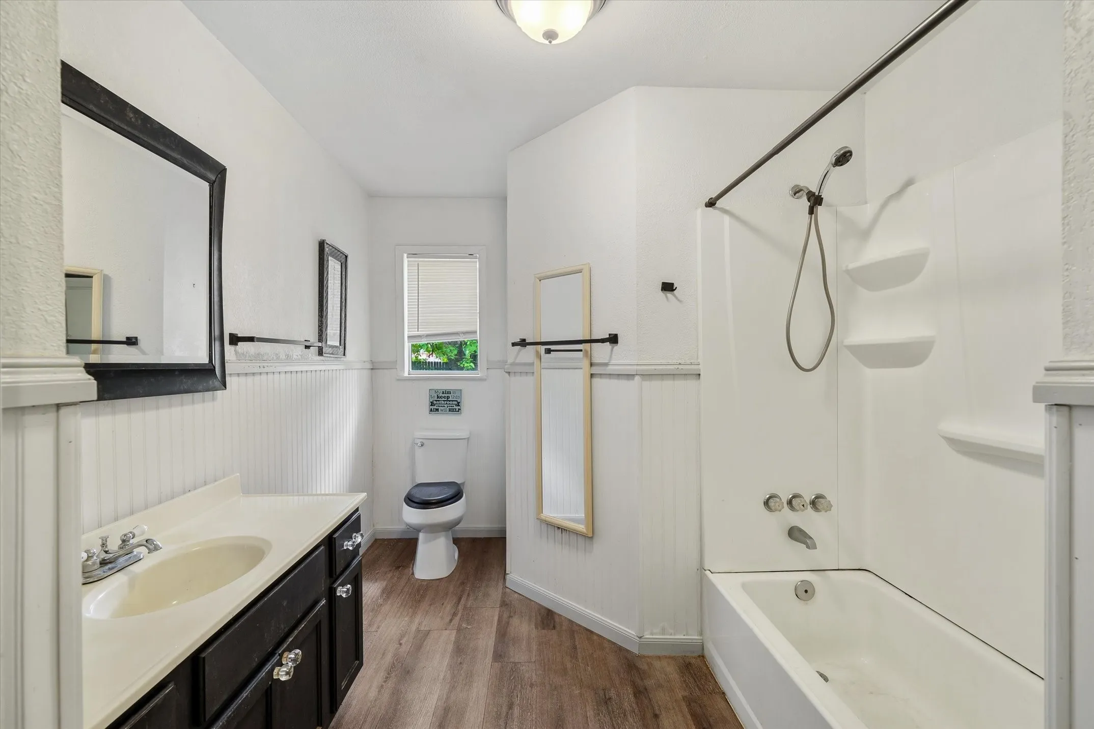 Single Family Residence For Sale in Van Zandt County , 22229 State Highway 64, Canton, Texas 75103, 2 Bedroom, 1 Bathroom, Garage spaces, 1,189 Sqft, built in 1967, mls#21303638, Real Estate Agent in Canton, Homes For Sale in Van Zandt county, Homes For Sale in Canton, Realtor in Canton Texas, Real Estate Brokerage Independent Realty Texas, Luminita Cordes Realtor