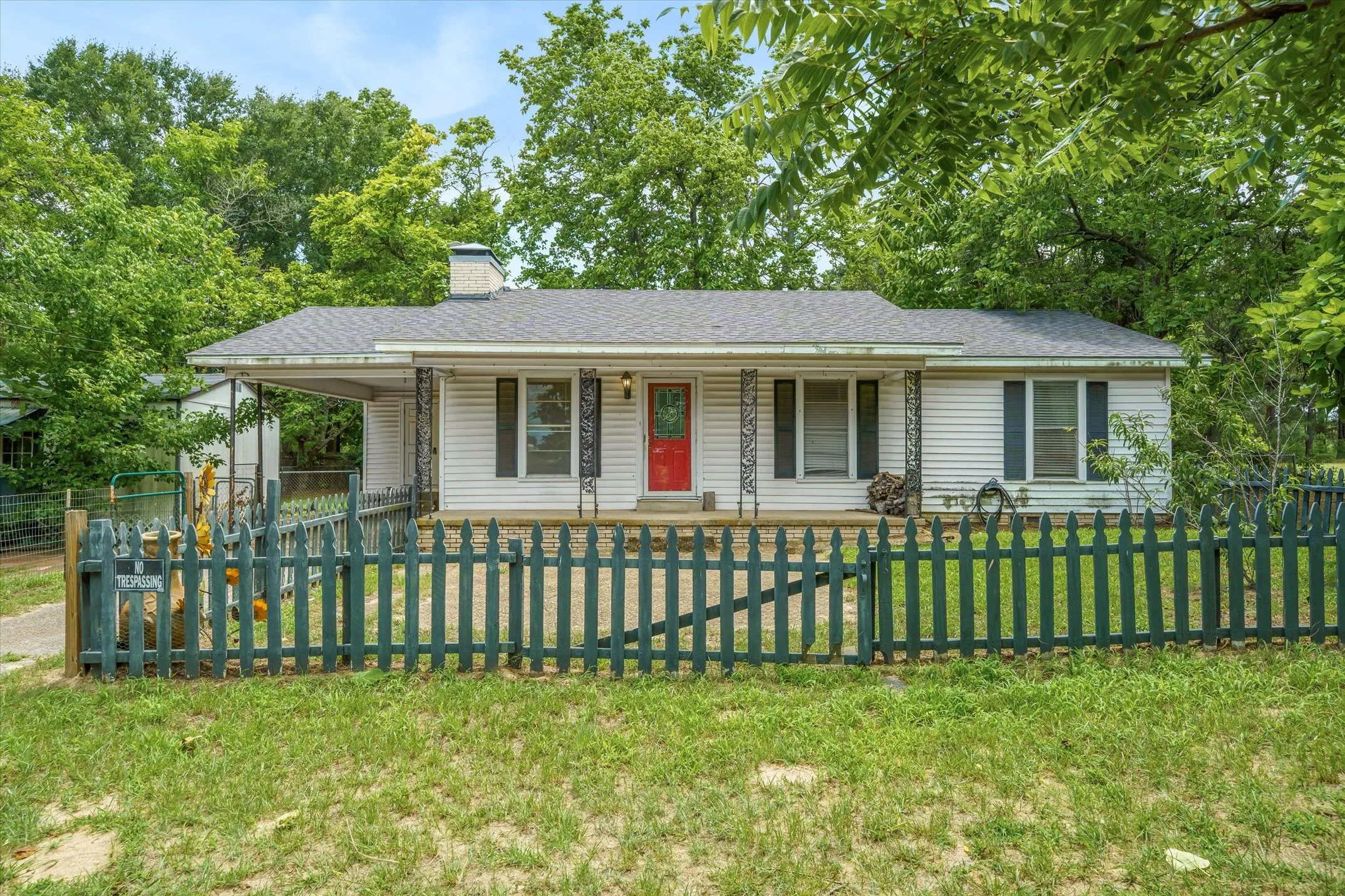Single Family Residence For Sale in Van Zandt County , 22229 State Highway 64, Canton, Texas 75103, 2 Bedroom, 1 Bathroom, Garage spaces, 1,189 Sqft, built in 1967, mls#21303638, Real Estate Agent in Canton, Homes For Sale in Van Zandt county, Homes For Sale in Canton, Realtor in Canton Texas, Real Estate Brokerage Independent Realty Texas, Luminita Cordes Realtor