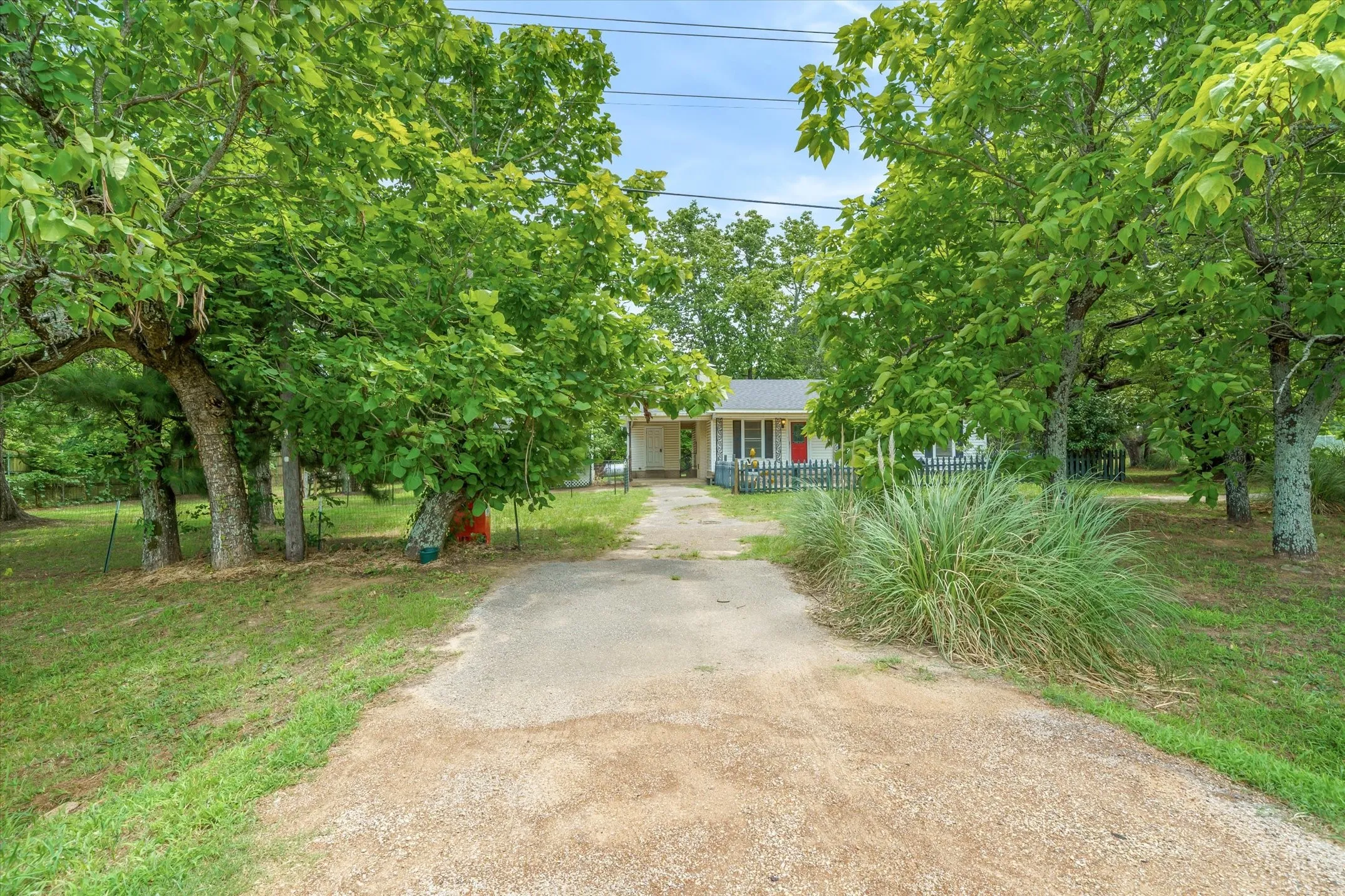 Single Family Residence For Sale in Van Zandt County , 22229 State Highway 64, Canton, Texas 75103, 2 Bedroom, 1 Bathroom, Garage spaces, 1,189 Sqft, built in 1967, mls#21303638, Real Estate Agent in Canton, Homes For Sale in Van Zandt county, Homes For Sale in Canton, Realtor in Canton Texas, Real Estate Brokerage Independent Realty Texas, Luminita Cordes Realtor
