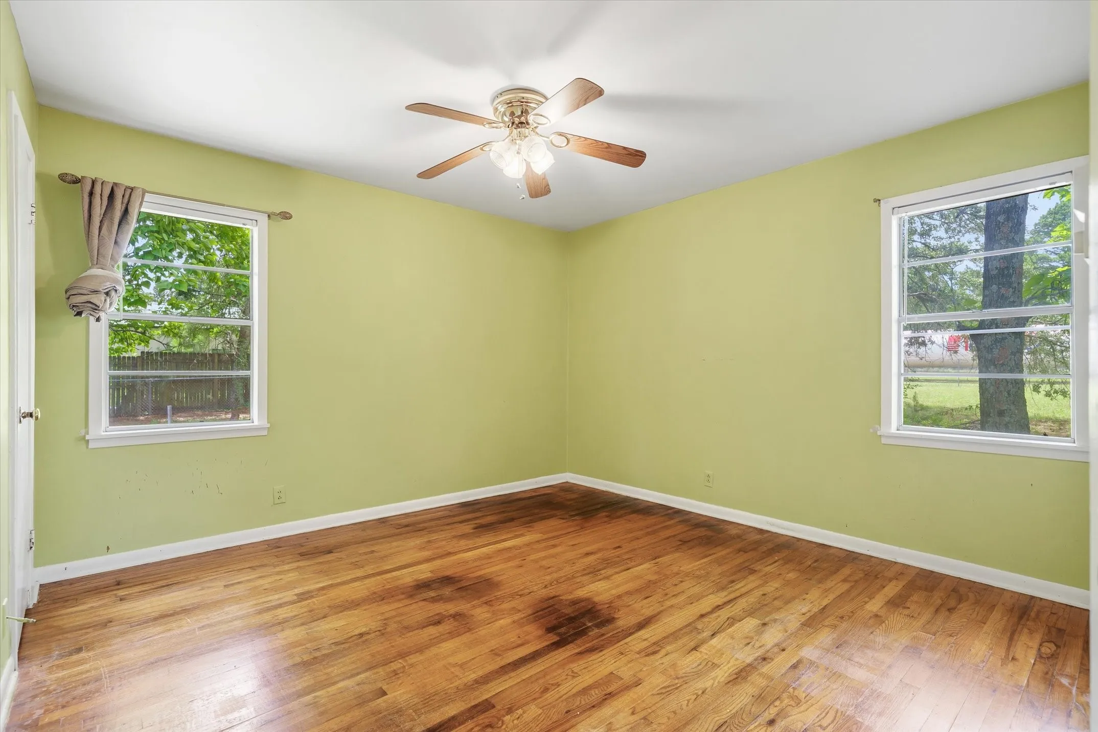 Single Family Residence For Sale in Van Zandt County , 22229 State Highway 64, Canton, Texas 75103, 2 Bedroom, 1 Bathroom, Garage spaces, 1,189 Sqft, built in 1967, mls#21303638, Real Estate Agent in Canton, Homes For Sale in Van Zandt county, Homes For Sale in Canton, Realtor in Canton Texas, Real Estate Brokerage Independent Realty Texas, Luminita Cordes Realtor