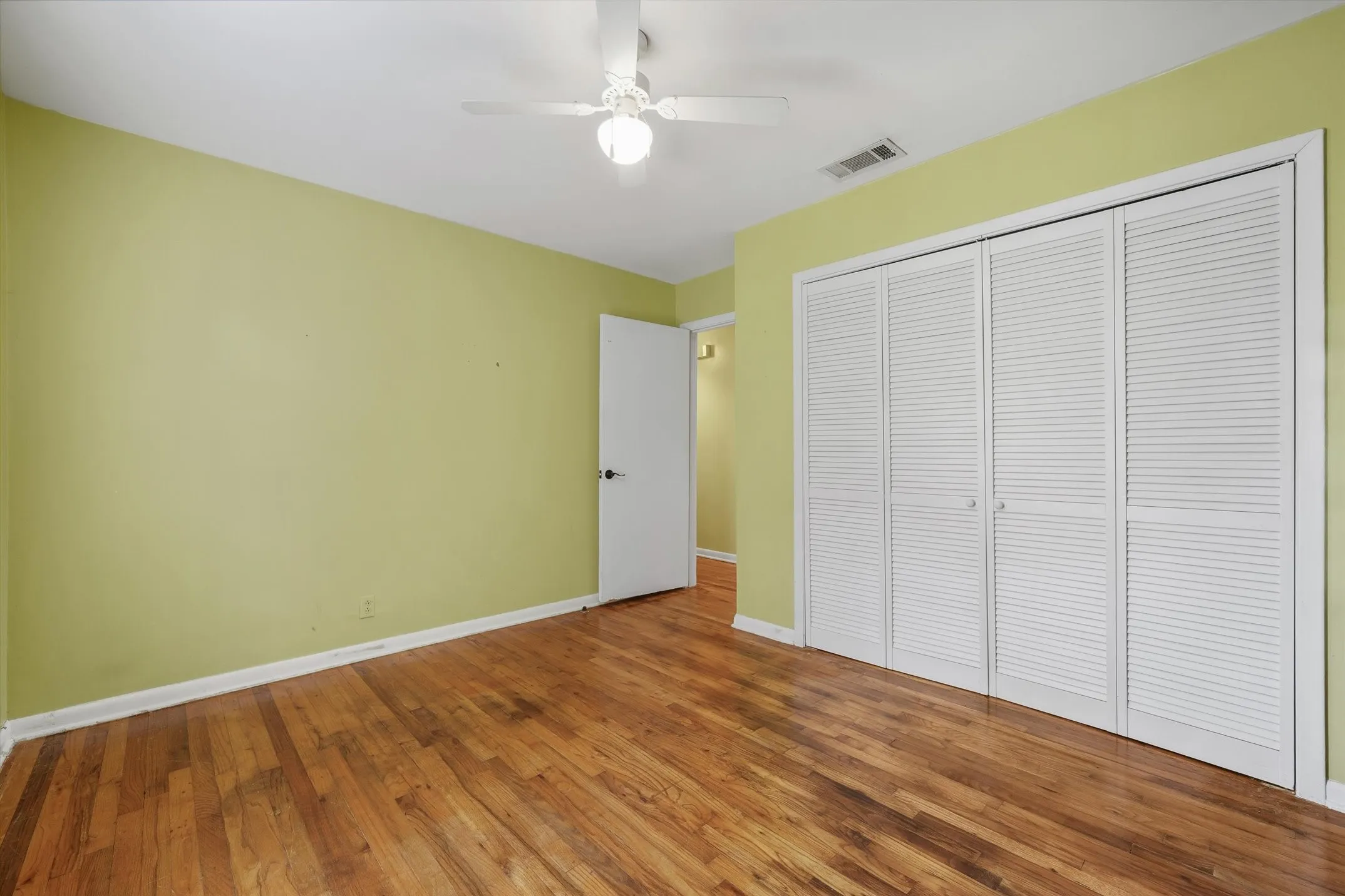 Single Family Residence For Sale in Van Zandt County , 22229 State Highway 64, Canton, Texas 75103, 2 Bedroom, 1 Bathroom, Garage spaces, 1,189 Sqft, built in 1967, mls#21303638, Real Estate Agent in Canton, Homes For Sale in Van Zandt county, Homes For Sale in Canton, Realtor in Canton Texas, Real Estate Brokerage Independent Realty Texas, Luminita Cordes Realtor