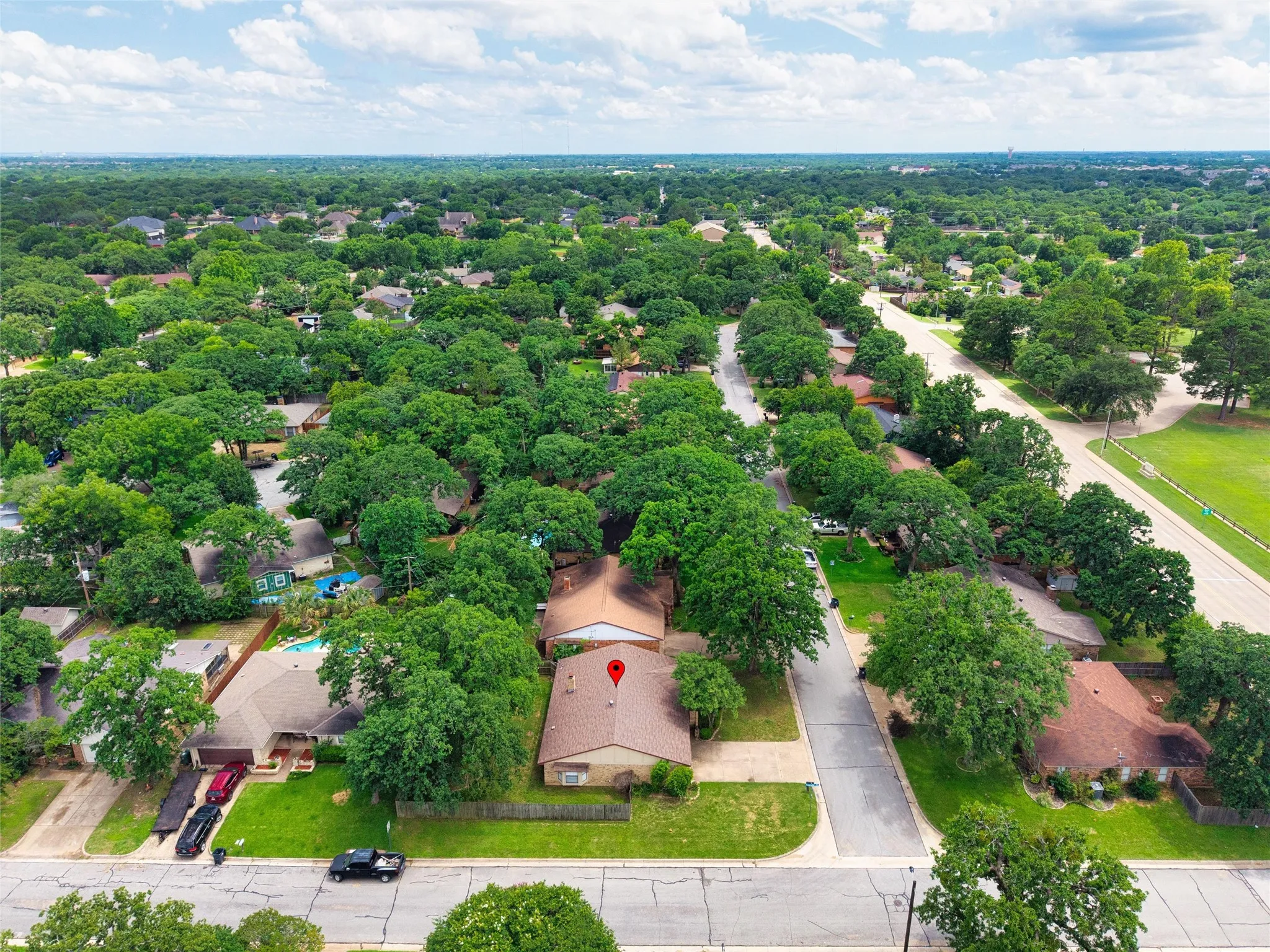Single Family Residence For Sale in Tarrant County , 5601 Kingstree Court, Arlington, Texas 76017, 3 Bedroom, 2 Bathroom, 2 Garage spaces, 1,612 Sqft, built in 1982, mls#21302803, Real Estate Agent in Arlington, Homes For Sale in Tarrant county, Homes For Sale in Arlington, Realtor in Arlington Texas, Real Estate Brokerage Independent Realty Texas, Luminita Cordes Realtor