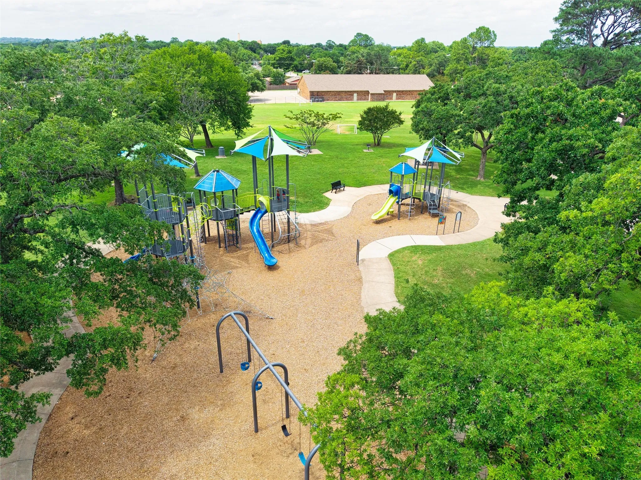 Single Family Residence For Sale in Tarrant County , 5601 Kingstree Court, Arlington, Texas 76017, 3 Bedroom, 2 Bathroom, 2 Garage spaces, 1,612 Sqft, built in 1982, mls#21302803, Real Estate Agent in Arlington, Homes For Sale in Tarrant county, Homes For Sale in Arlington, Realtor in Arlington Texas, Real Estate Brokerage Independent Realty Texas, Luminita Cordes Realtor