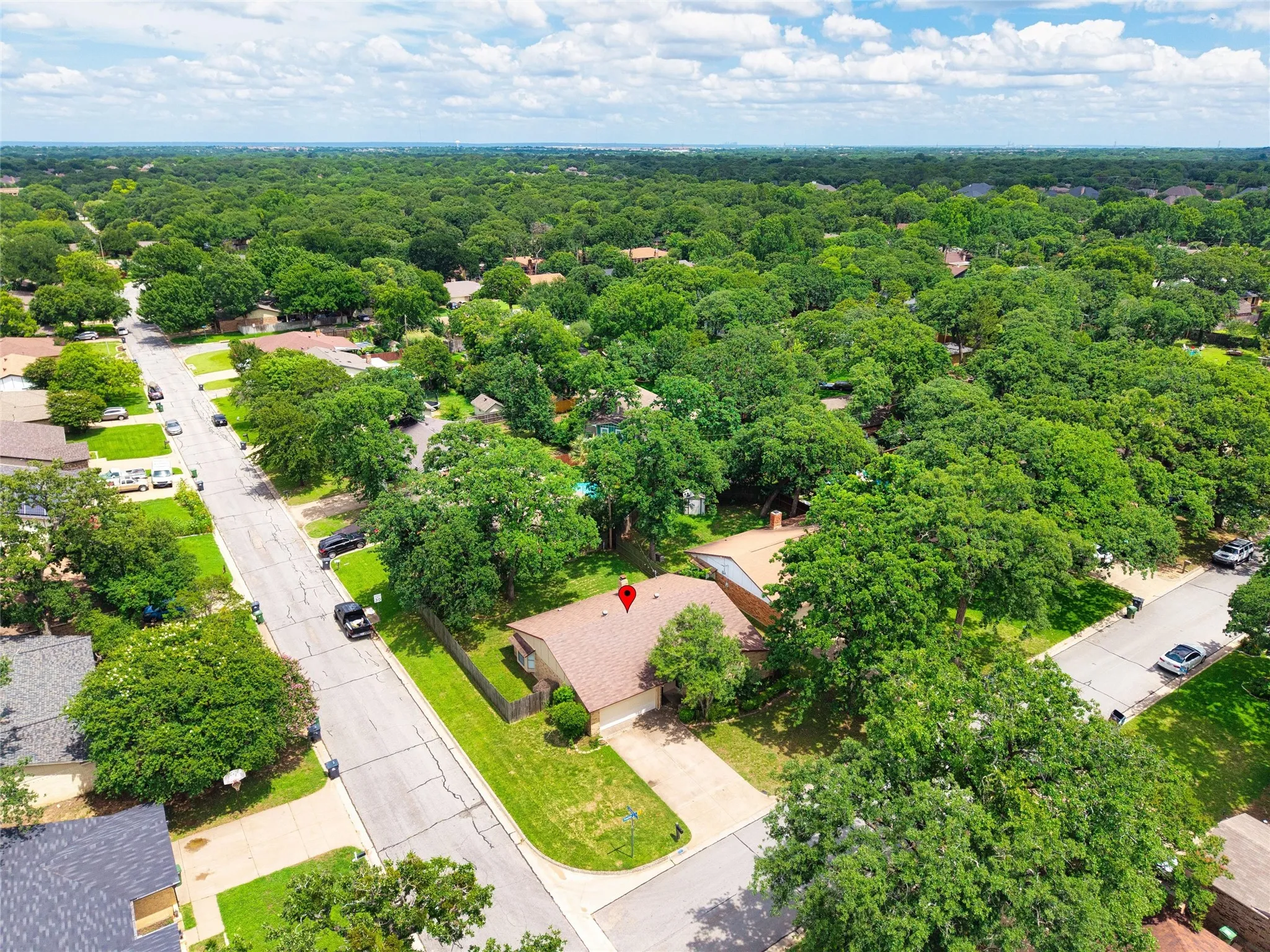 Single Family Residence For Sale in Tarrant County , 5601 Kingstree Court, Arlington, Texas 76017, 3 Bedroom, 2 Bathroom, 2 Garage spaces, 1,612 Sqft, built in 1982, mls#21302803, Real Estate Agent in Arlington, Homes For Sale in Tarrant county, Homes For Sale in Arlington, Realtor in Arlington Texas, Real Estate Brokerage Independent Realty Texas, Luminita Cordes Realtor