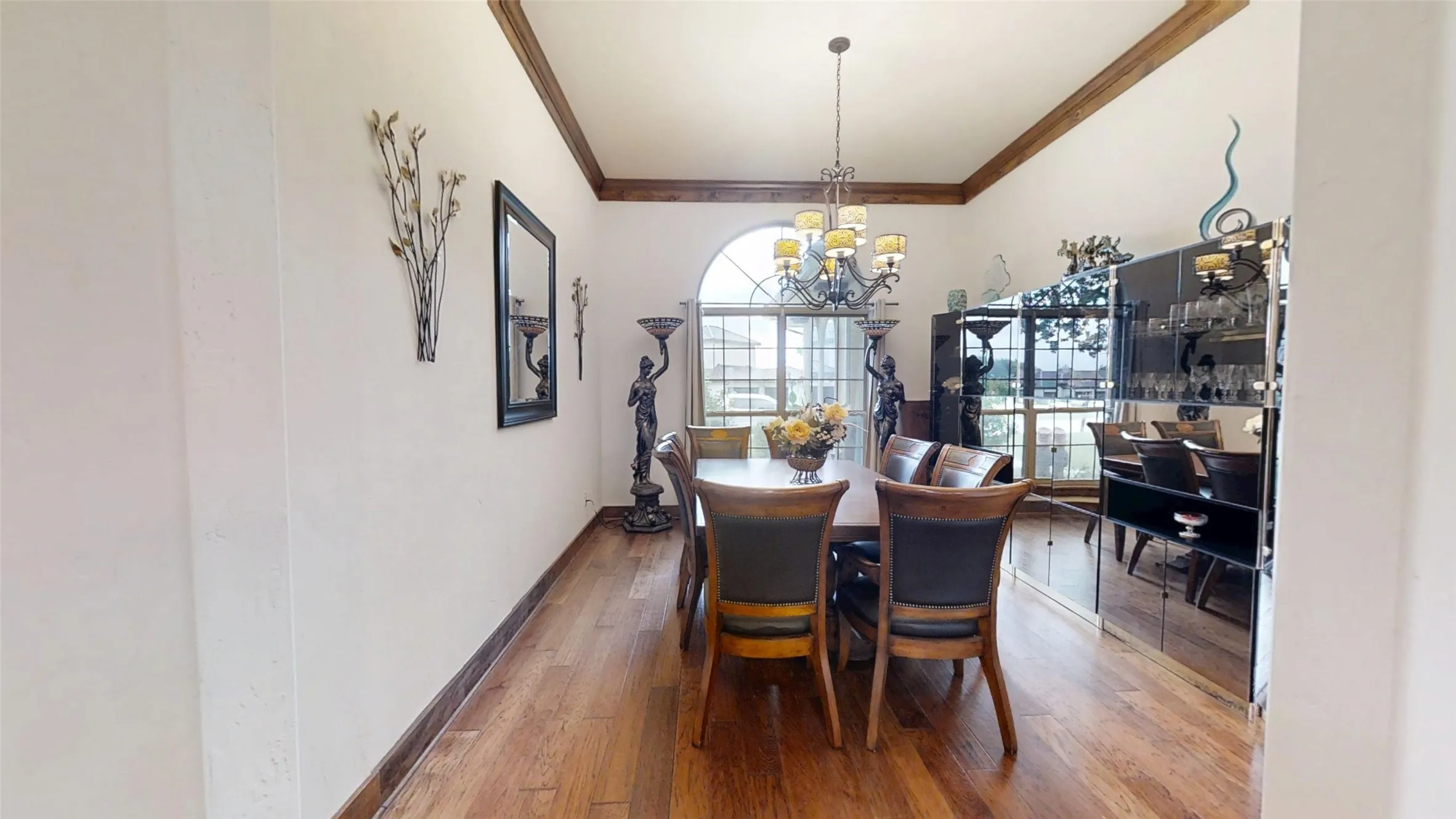 Single Family Residence For Sale in Hood County , 1012 Catalina Bay Boulevard, Granbury, Texas 76048, 3 Bedroom, 4 Bathroom, 2 Garage spaces, 3,044 Sqft, built in 2017, mls#21303583, Real Estate Agent in Granbury, Homes For Sale in Hood county, Homes For Sale in Granbury, Realtor in Granbury Texas, Real Estate Brokerage Independent Realty Texas, Luminita Cordes Realtor