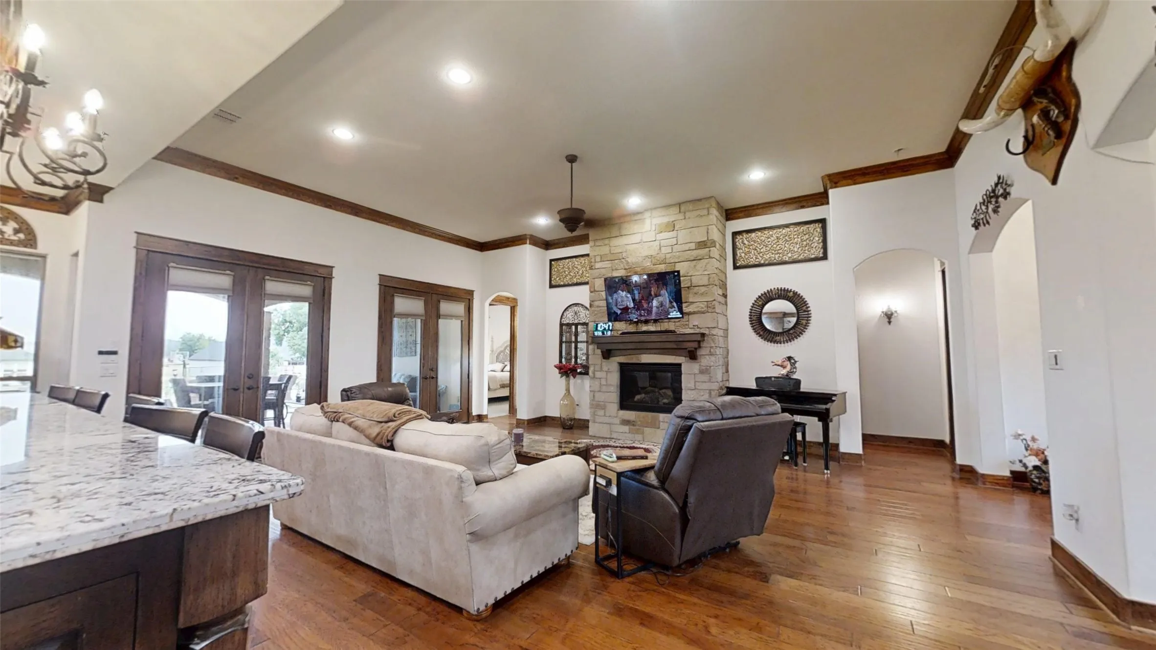 Single Family Residence For Sale in Hood County , 1012 Catalina Bay Boulevard, Granbury, Texas 76048, 3 Bedroom, 4 Bathroom, 2 Garage spaces, 3,044 Sqft, built in 2017, mls#21303583, Real Estate Agent in Granbury, Homes For Sale in Hood county, Homes For Sale in Granbury, Realtor in Granbury Texas, Real Estate Brokerage Independent Realty Texas, Luminita Cordes Realtor