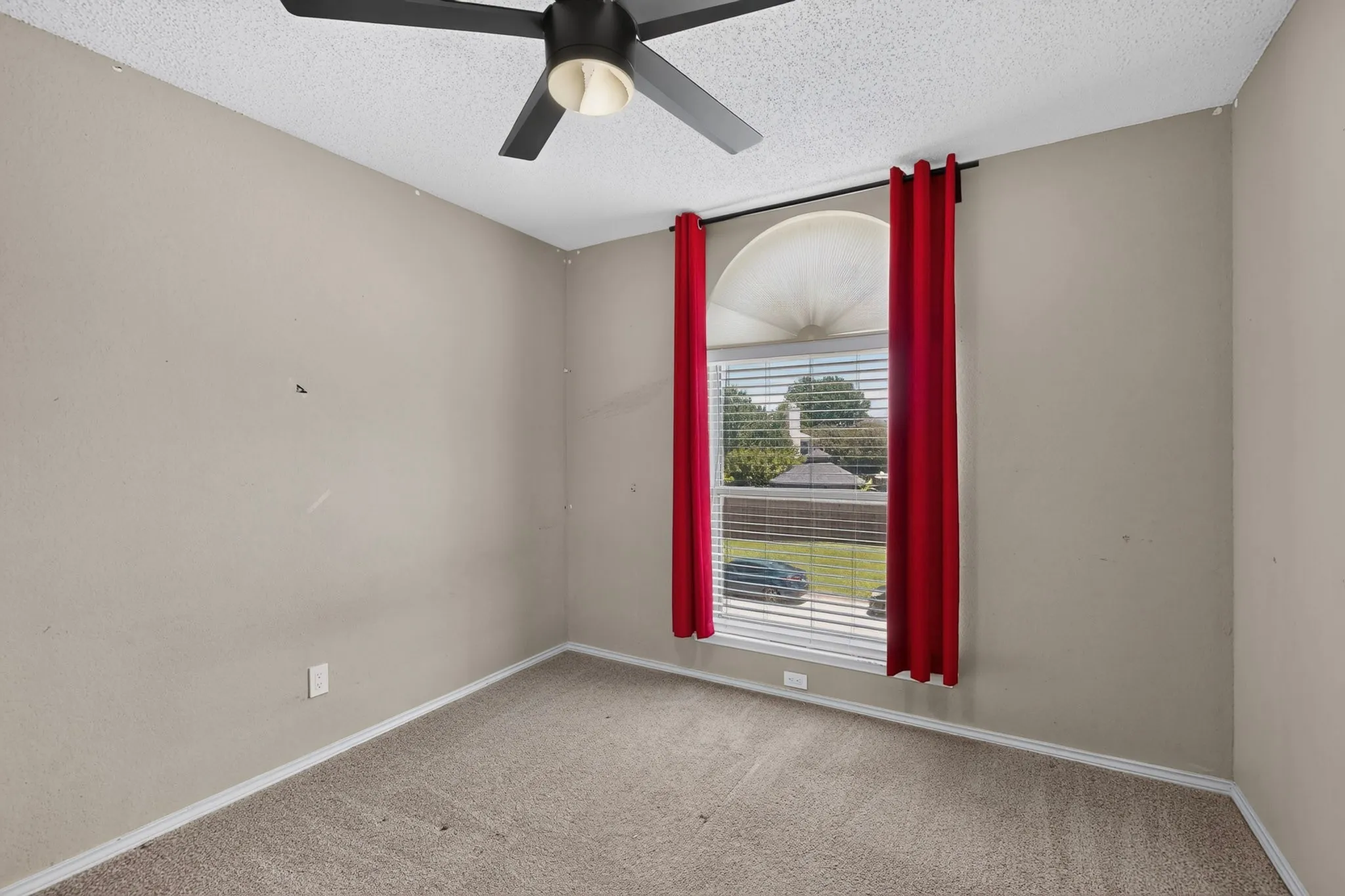 Single Family Residence For Sale in Tarrant County , 7929 Whispering Woods Lane, North Richland Hills, Texas 76182, 4 Bedroom, 3 Bathroom, 2 Garage spaces, 2,113 Sqft, built in 1989, mls#21303639, Real Estate Agent in North Richland Hills, Homes For Sale in Tarrant county, Homes For Sale in North Richland Hills, Realtor in North Richland Hills Texas, Real Estate Brokerage Independent Realty Texas, Luminita Cordes Realtor