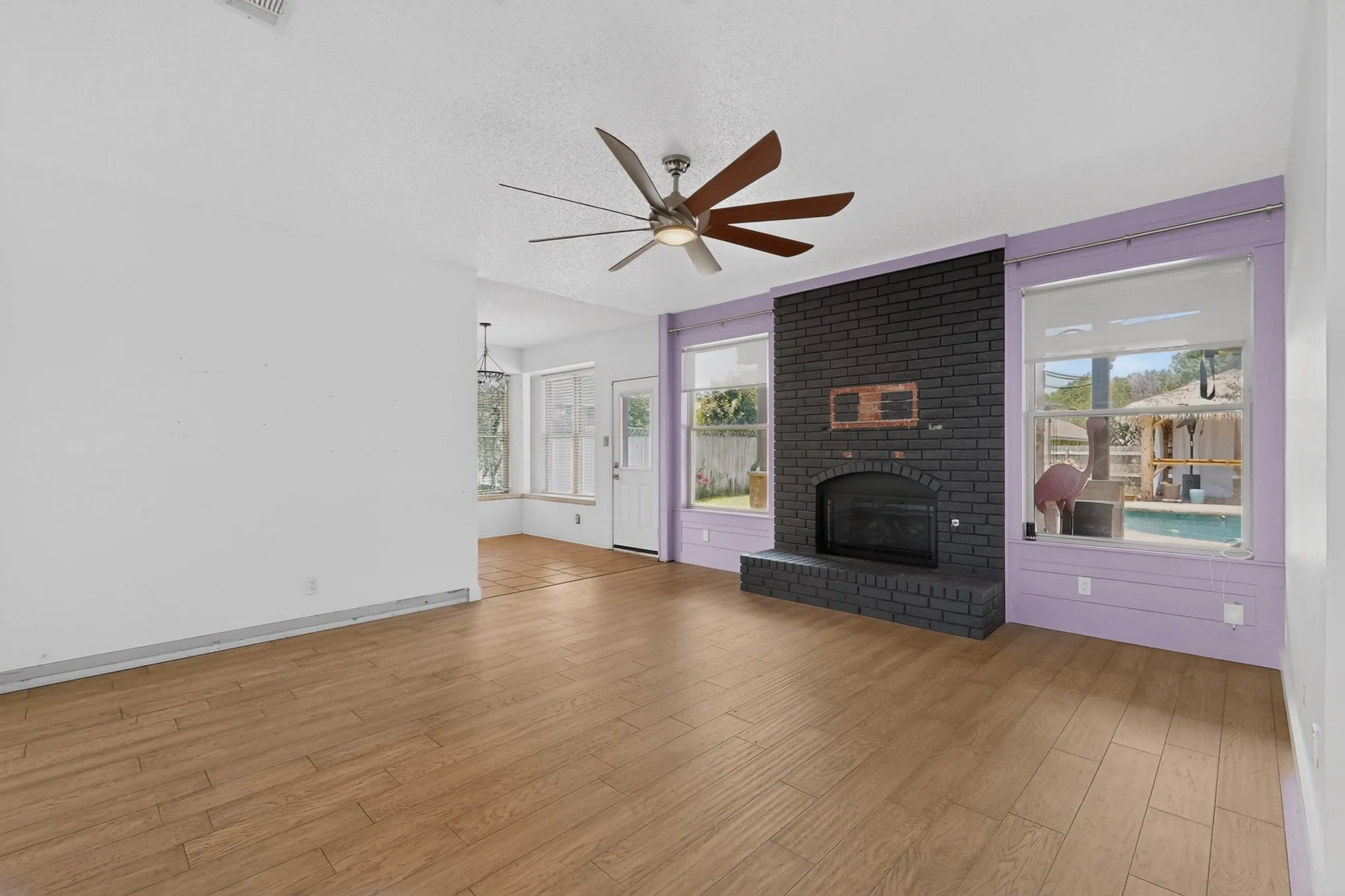 Single Family Residence For Sale in Tarrant County , 7929 Whispering Woods Lane, North Richland Hills, Texas 76182, 4 Bedroom, 3 Bathroom, 2 Garage spaces, 2,113 Sqft, built in 1989, mls#21303639, Real Estate Agent in North Richland Hills, Homes For Sale in Tarrant county, Homes For Sale in North Richland Hills, Realtor in North Richland Hills Texas, Real Estate Brokerage Independent Realty Texas, Luminita Cordes Realtor