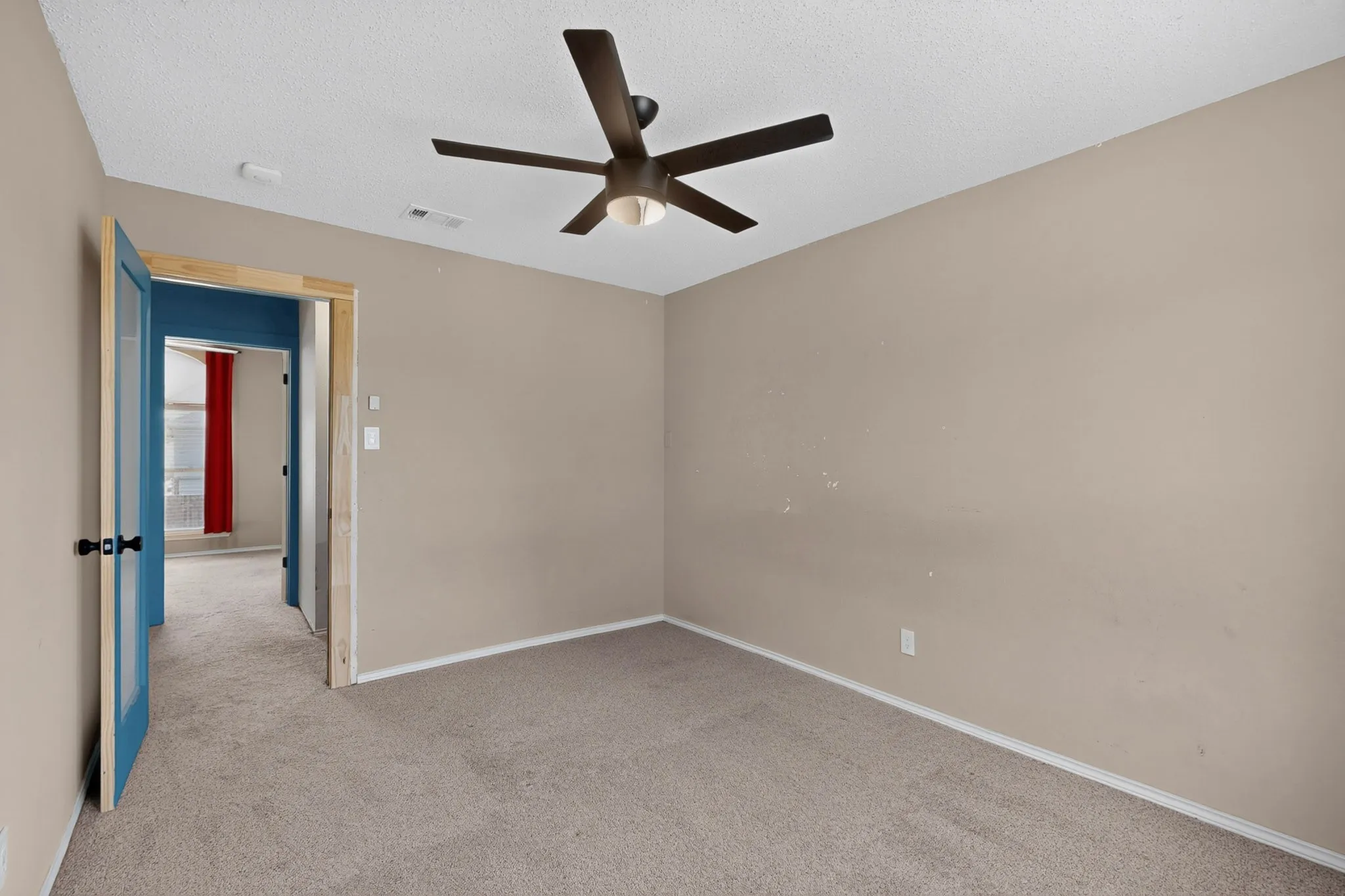 Single Family Residence For Sale in Tarrant County , 7929 Whispering Woods Lane, North Richland Hills, Texas 76182, 4 Bedroom, 3 Bathroom, 2 Garage spaces, 2,113 Sqft, built in 1989, mls#21303639, Real Estate Agent in North Richland Hills, Homes For Sale in Tarrant county, Homes For Sale in North Richland Hills, Realtor in North Richland Hills Texas, Real Estate Brokerage Independent Realty Texas, Luminita Cordes Realtor