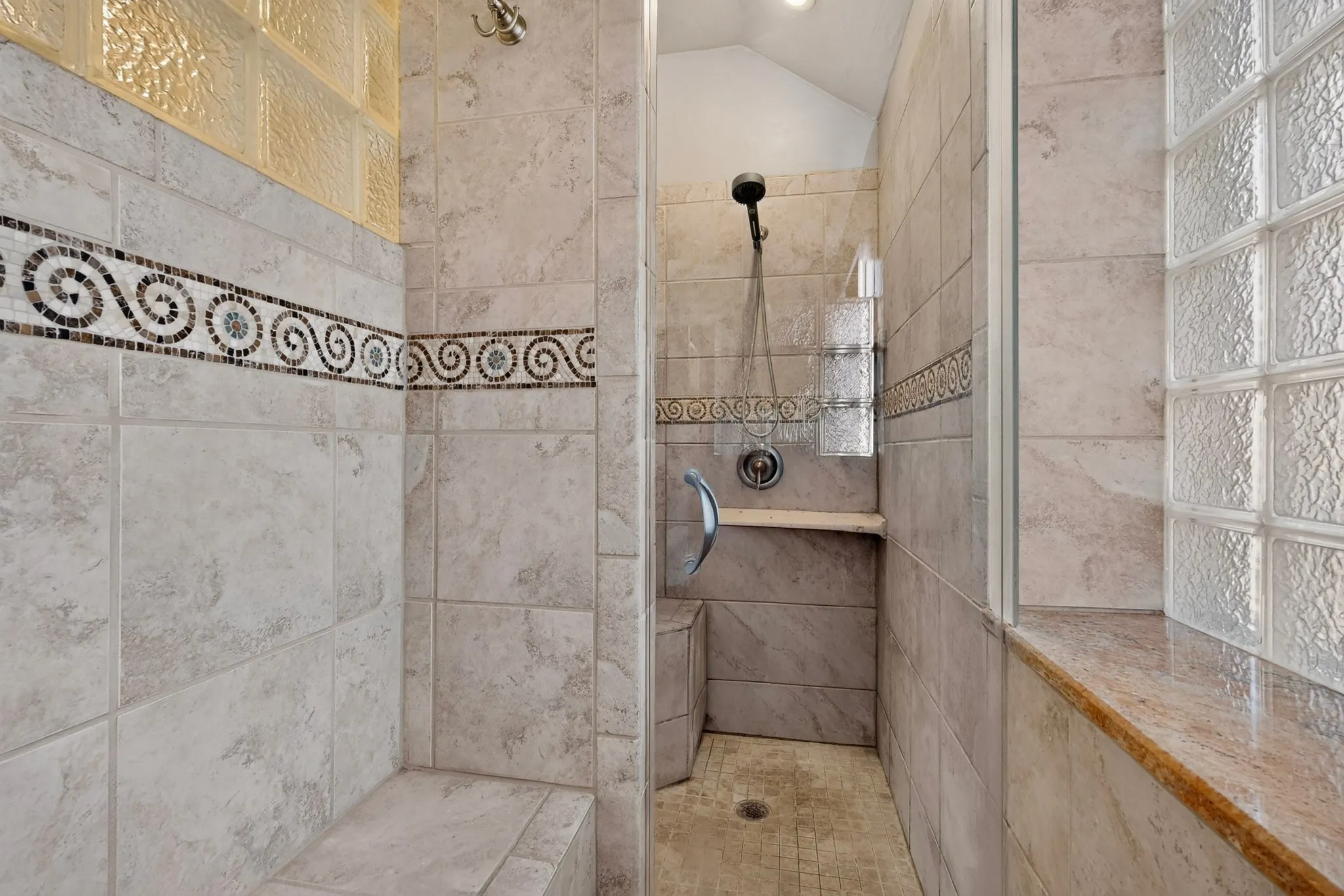 Single Family Residence For Sale in Tarrant County , 7929 Whispering Woods Lane, North Richland Hills, Texas 76182, 4 Bedroom, 3 Bathroom, 2 Garage spaces, 2,113 Sqft, built in 1989, mls#21303639, Real Estate Agent in North Richland Hills, Homes For Sale in Tarrant county, Homes For Sale in North Richland Hills, Realtor in North Richland Hills Texas, Real Estate Brokerage Independent Realty Texas, Luminita Cordes Realtor