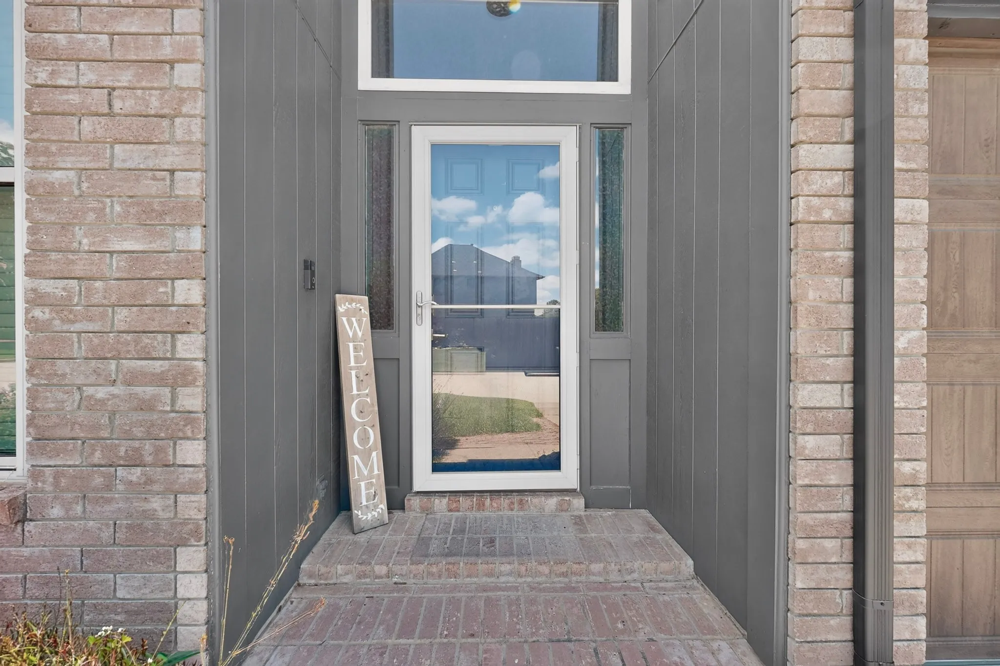 Single Family Residence For Sale in Tarrant County , 7929 Whispering Woods Lane, North Richland Hills, Texas 76182, 4 Bedroom, 3 Bathroom, 2 Garage spaces, 2,113 Sqft, built in 1989, mls#21303639, Real Estate Agent in North Richland Hills, Homes For Sale in Tarrant county, Homes For Sale in North Richland Hills, Realtor in North Richland Hills Texas, Real Estate Brokerage Independent Realty Texas, Luminita Cordes Realtor