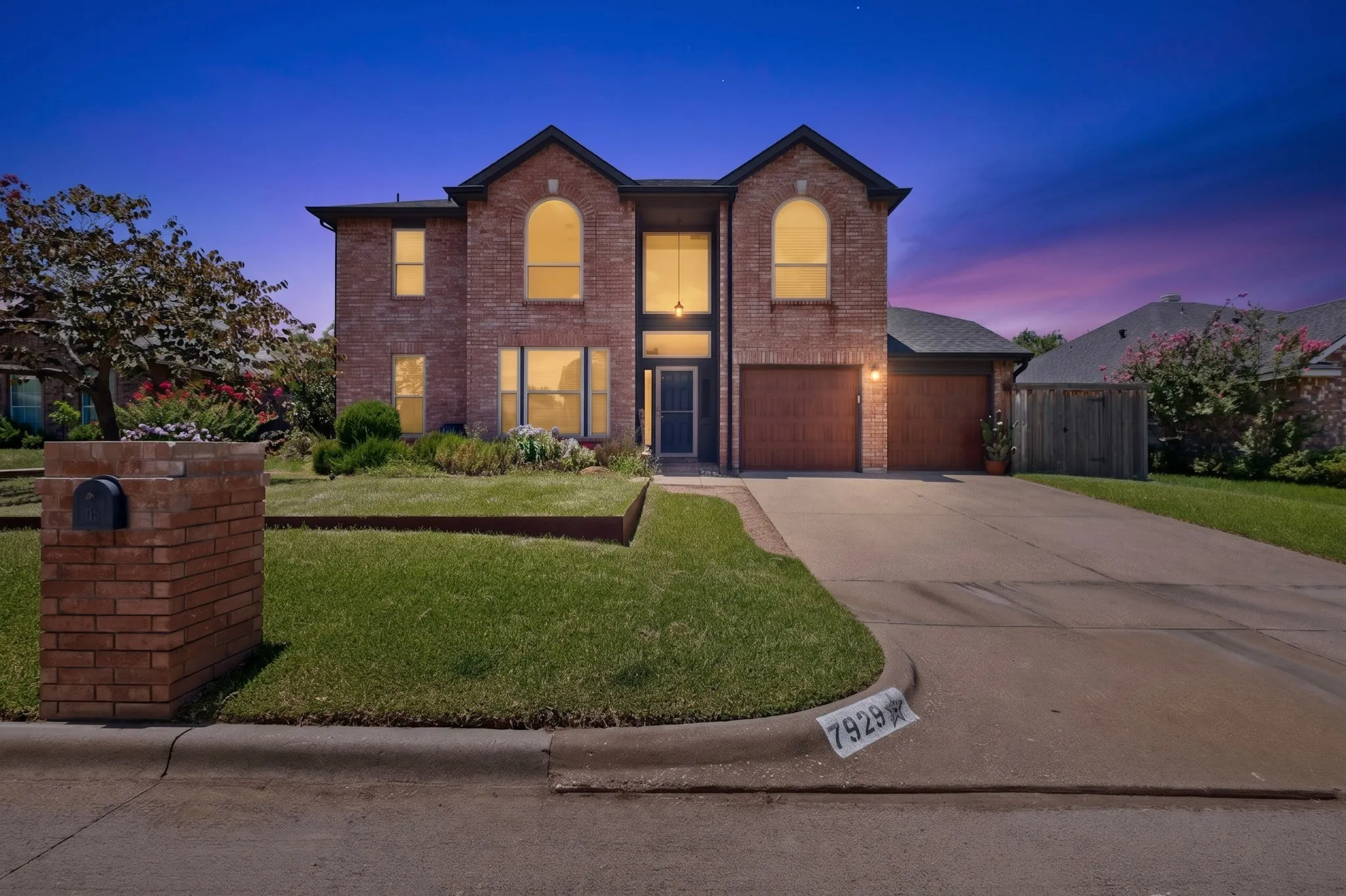 Single Family Residence For Sale in Tarrant County , 7929 Whispering Woods Lane, North Richland Hills, Texas 76182, 4 Bedroom, 3 Bathroom, 2 Garage spaces, 2,113 Sqft, built in 1989, mls#21303639, Real Estate Agent in North Richland Hills, Homes For Sale in Tarrant county, Homes For Sale in North Richland Hills, Realtor in North Richland Hills Texas, Real Estate Brokerage Independent Realty Texas, Luminita Cordes Realtor