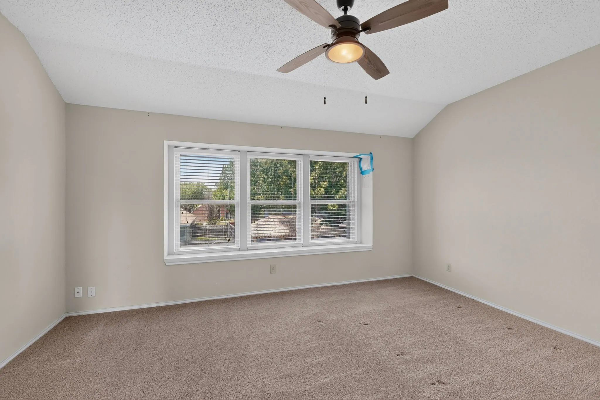 Single Family Residence For Sale in Tarrant County , 7929 Whispering Woods Lane, North Richland Hills, Texas 76182, 4 Bedroom, 3 Bathroom, 2 Garage spaces, 2,113 Sqft, built in 1989, mls#21303639, Real Estate Agent in North Richland Hills, Homes For Sale in Tarrant county, Homes For Sale in North Richland Hills, Realtor in North Richland Hills Texas, Real Estate Brokerage Independent Realty Texas, Luminita Cordes Realtor