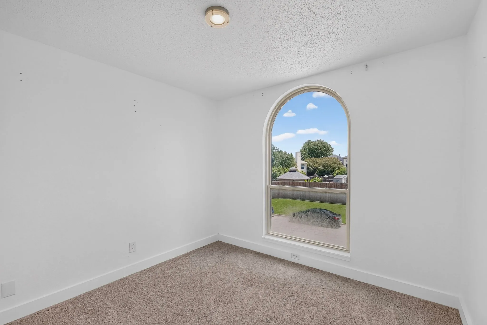 Single Family Residence For Sale in Tarrant County , 7929 Whispering Woods Lane, North Richland Hills, Texas 76182, 4 Bedroom, 3 Bathroom, 2 Garage spaces, 2,113 Sqft, built in 1989, mls#21303639, Real Estate Agent in North Richland Hills, Homes For Sale in Tarrant county, Homes For Sale in North Richland Hills, Realtor in North Richland Hills Texas, Real Estate Brokerage Independent Realty Texas, Luminita Cordes Realtor