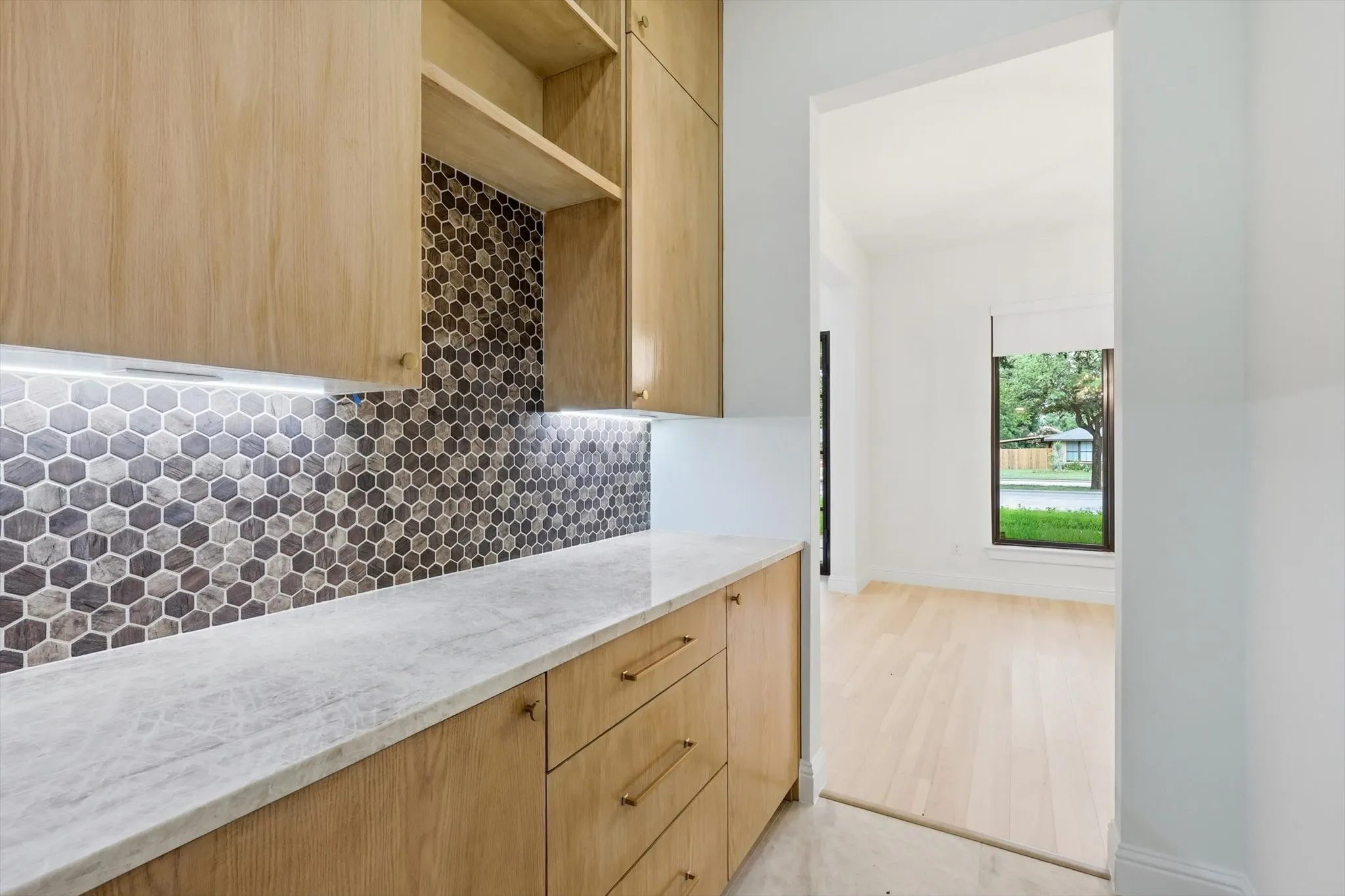 Single Family Residence For Rent in Dallas County , 3135 Walnut Hill Lane, Dallas, Texas 75229, 6 Bedroom, 6 Bathroom, 2 Garage spaces, 4,278 Sqft, built in 1968, mls#21303334, Real Estate Agent in Dallas, Homes For Rent in Dallas county, Homes For Rent in Dallas, Realtor in Dallas Texas, Real Estate Brokerage Independent Realty Texas, Luminita Cordes Realtor