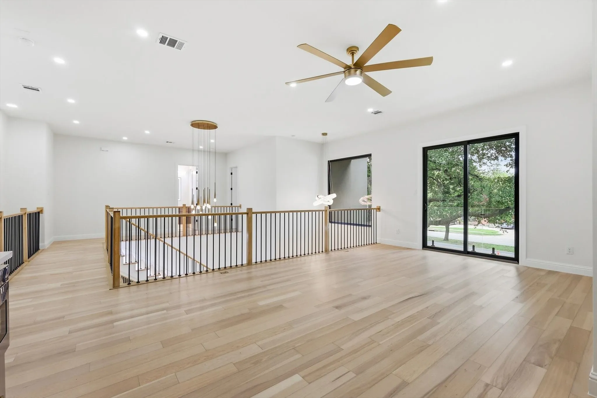 Single Family Residence For Rent in Dallas County , 3135 Walnut Hill Lane, Dallas, Texas 75229, 6 Bedroom, 6 Bathroom, 2 Garage spaces, 4,278 Sqft, built in 1968, mls#21303334, Real Estate Agent in Dallas, Homes For Rent in Dallas county, Homes For Rent in Dallas, Realtor in Dallas Texas, Real Estate Brokerage Independent Realty Texas, Luminita Cordes Realtor