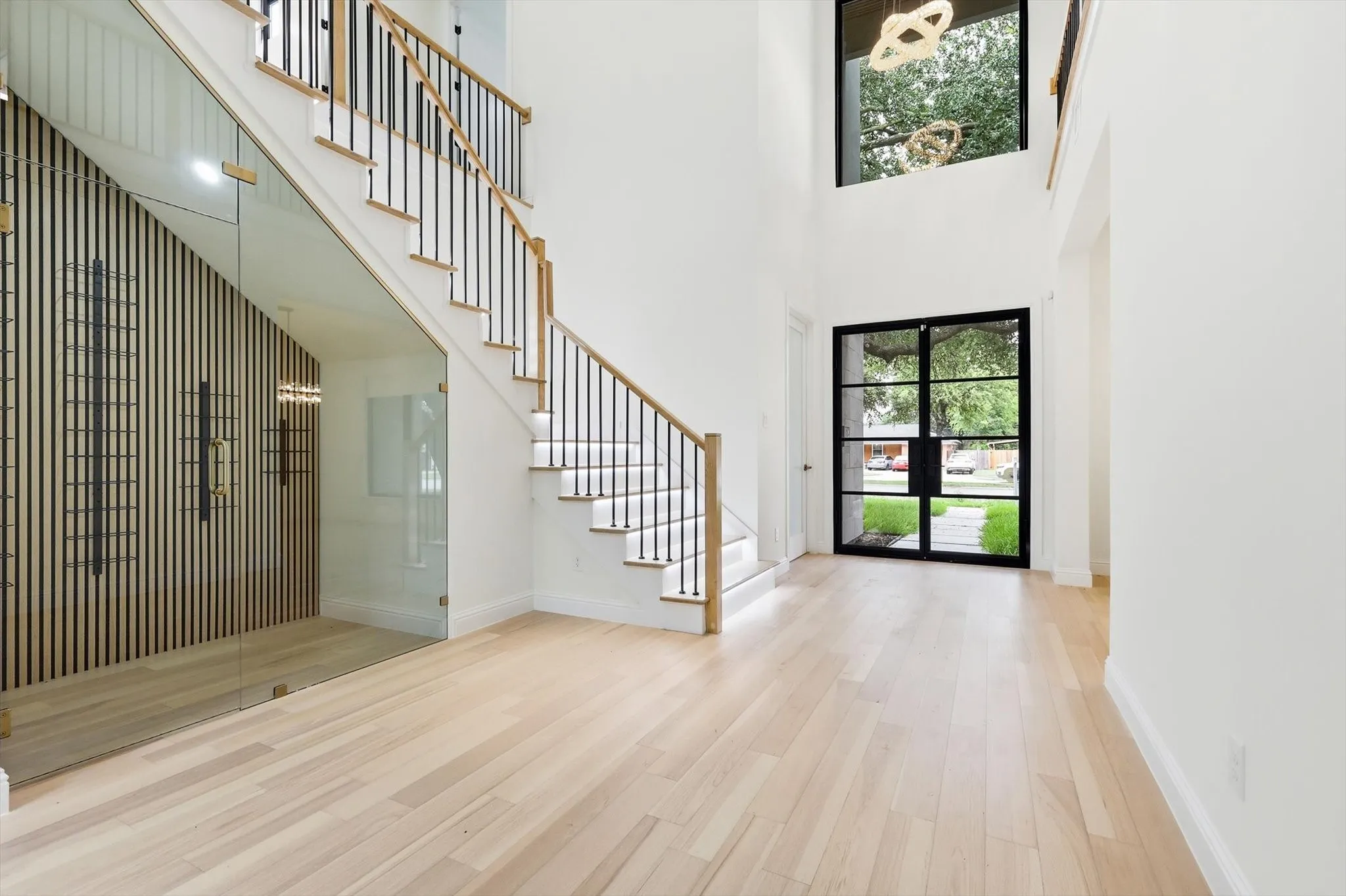 Single Family Residence For Rent in Dallas County , 3135 Walnut Hill Lane, Dallas, Texas 75229, 6 Bedroom, 6 Bathroom, 2 Garage spaces, 4,278 Sqft, built in 1968, mls#21303334, Real Estate Agent in Dallas, Homes For Rent in Dallas county, Homes For Rent in Dallas, Realtor in Dallas Texas, Real Estate Brokerage Independent Realty Texas, Luminita Cordes Realtor