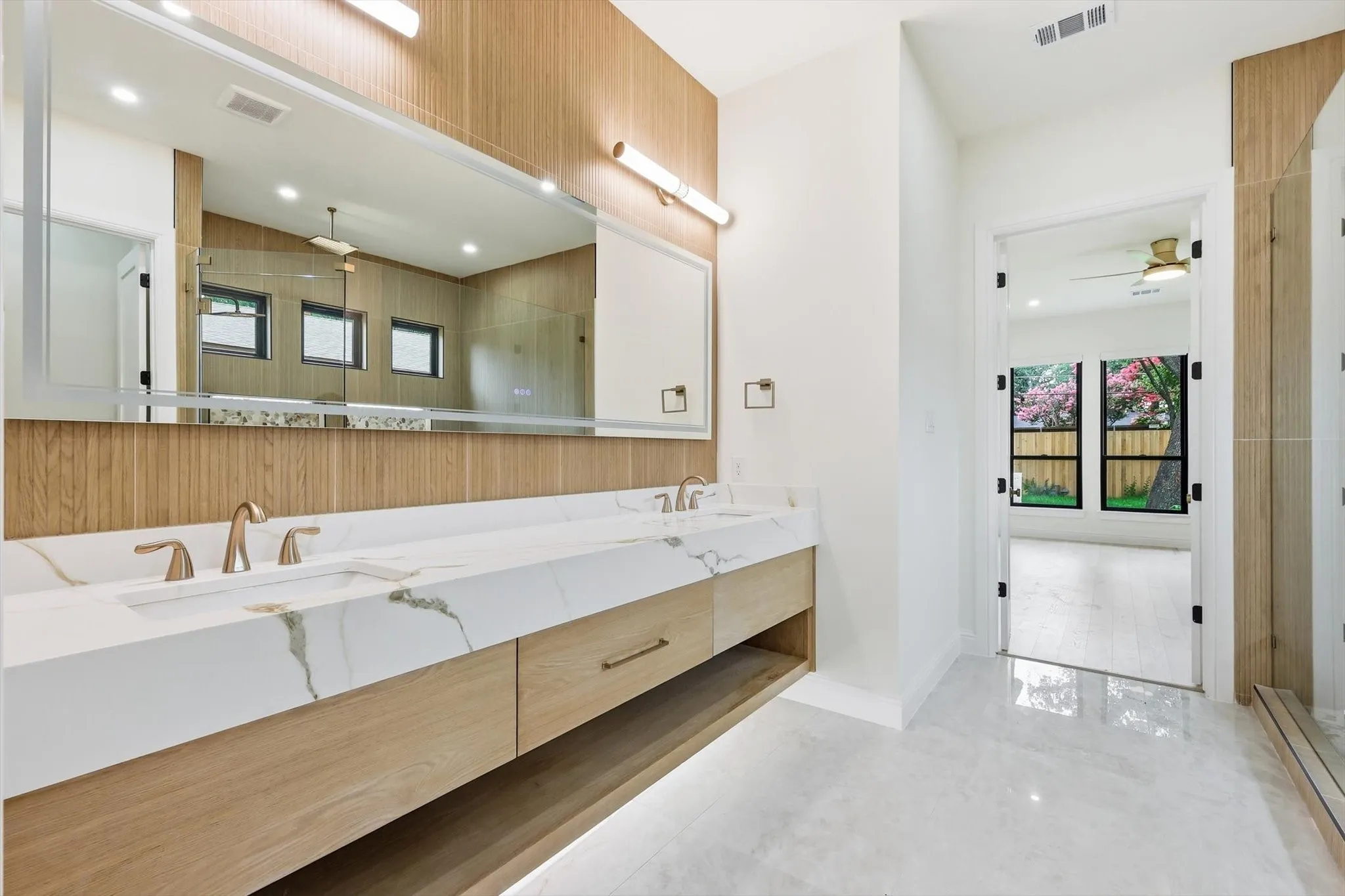 Single Family Residence For Rent in Dallas County , 3135 Walnut Hill Lane, Dallas, Texas 75229, 6 Bedroom, 6 Bathroom, 2 Garage spaces, 4,278 Sqft, built in 1968, mls#21303334, Real Estate Agent in Dallas, Homes For Rent in Dallas county, Homes For Rent in Dallas, Realtor in Dallas Texas, Real Estate Brokerage Independent Realty Texas, Luminita Cordes Realtor