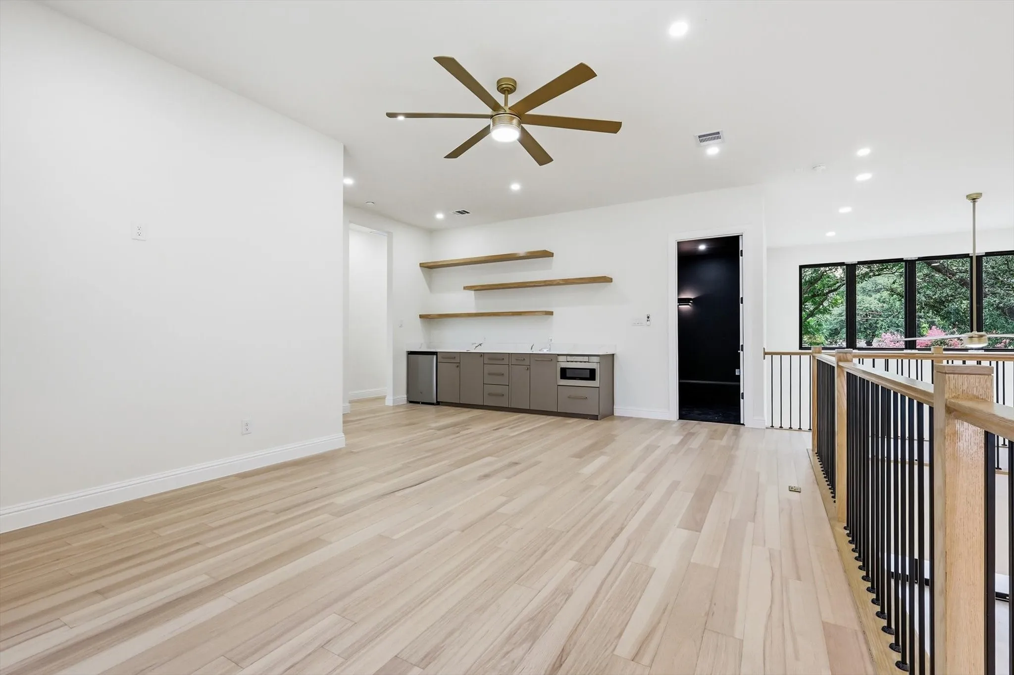 Single Family Residence For Rent in Dallas County , 3135 Walnut Hill Lane, Dallas, Texas 75229, 6 Bedroom, 6 Bathroom, 2 Garage spaces, 4,278 Sqft, built in 1968, mls#21303334, Real Estate Agent in Dallas, Homes For Rent in Dallas county, Homes For Rent in Dallas, Realtor in Dallas Texas, Real Estate Brokerage Independent Realty Texas, Luminita Cordes Realtor