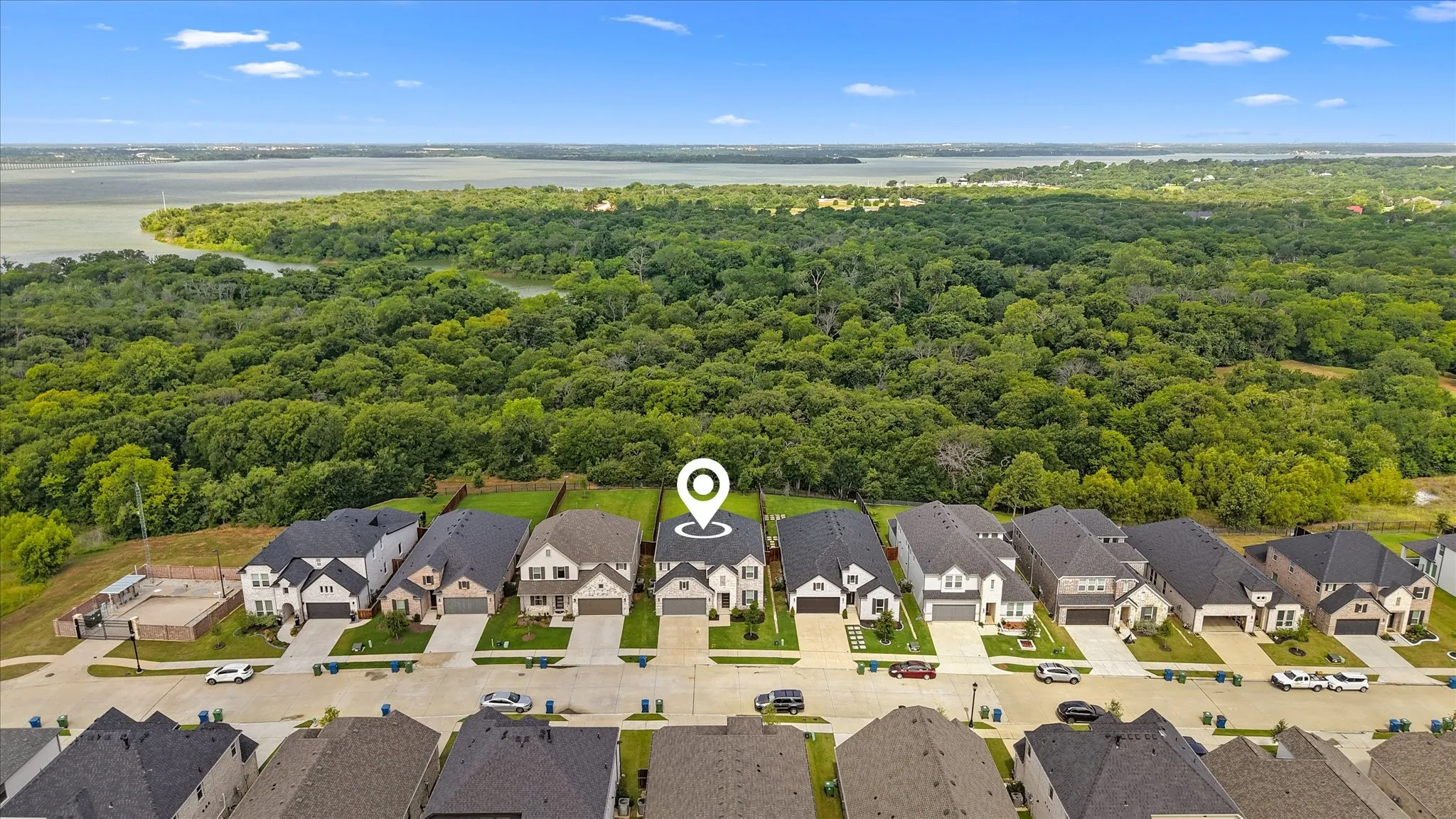 Single Family Residence For Sale in Denton County , 200 Lakeview Drive, Oak Point, Texas 75068, 4 Bedroom, 4 Bathroom, 2 Garage spaces, 2,607 Sqft, built in 2023, mls#21300210, Real Estate Agent in Oak Point, Homes For Sale in Denton county, Homes For Sale in Oak Point, Realtor in Oak Point Texas, Real Estate Brokerage Independent Realty Texas, Luminita Cordes Realtor