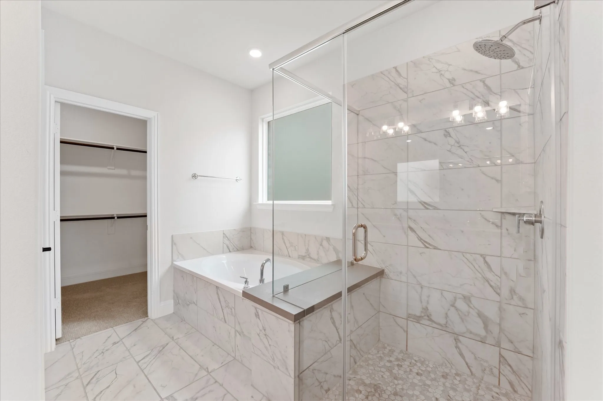 Single Family Residence For Sale in Denton County , 200 Lakeview Drive, Oak Point, Texas 75068, 4 Bedroom, 4 Bathroom, 2 Garage spaces, 2,607 Sqft, built in 2023, mls#21300210, Real Estate Agent in Oak Point, Homes For Sale in Denton county, Homes For Sale in Oak Point, Realtor in Oak Point Texas, Real Estate Brokerage Independent Realty Texas, Luminita Cordes Realtor