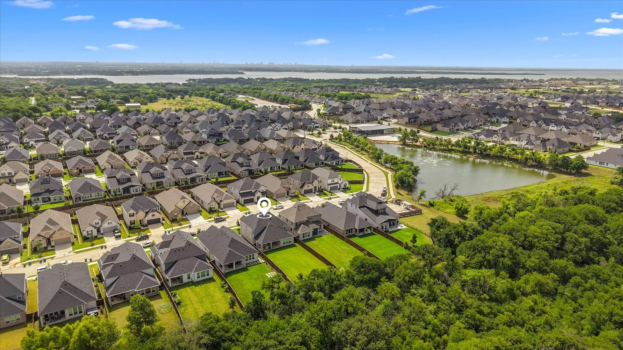Single Family Residence For Sale in Denton County , 200 Lakeview Drive, Oak Point, Texas 75068, 4 Bedroom, 4 Bathroom, 2 Garage spaces, 2,607 Sqft, built in 2023, mls#21300210, Real Estate Agent in Oak Point, Homes For Sale in Denton county, Homes For Sale in Oak Point, Realtor in Oak Point Texas, Real Estate Brokerage Independent Realty Texas, Luminita Cordes Realtor