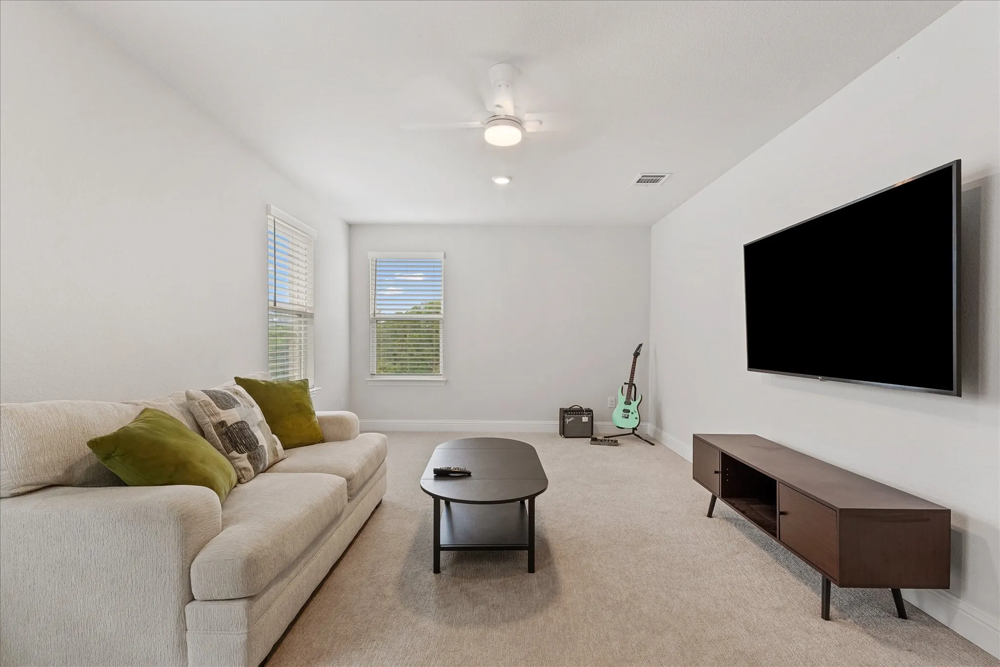 Single Family Residence For Sale in Denton County , 200 Lakeview Drive, Oak Point, Texas 75068, 4 Bedroom, 4 Bathroom, 2 Garage spaces, 2,607 Sqft, built in 2023, mls#21300210, Real Estate Agent in Oak Point, Homes For Sale in Denton county, Homes For Sale in Oak Point, Realtor in Oak Point Texas, Real Estate Brokerage Independent Realty Texas, Luminita Cordes Realtor