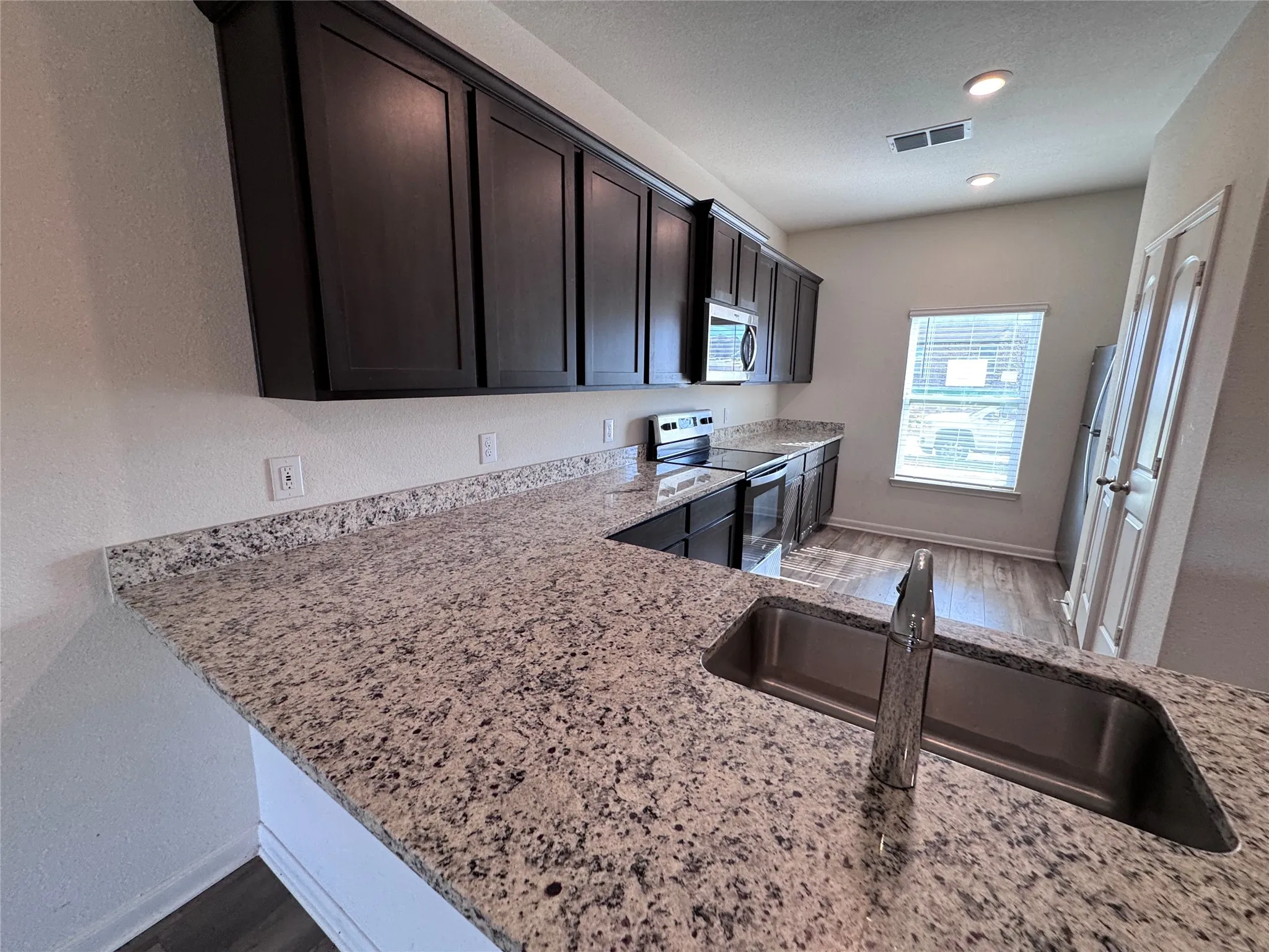 Single Family Residence For Sale in Wise County , 152 Banjo Trail, Newark, Texas 76071, 5 Bedroom, 3 Bathroom, 2 Garage spaces, 2,708 Sqft, built in 2022, mls#21303178, Real Estate Agent in Newark, Homes For Sale in Wise county, Homes For Sale in Newark, Realtor in Newark Texas, Real Estate Brokerage Independent Realty Texas, Luminita Cordes Realtor