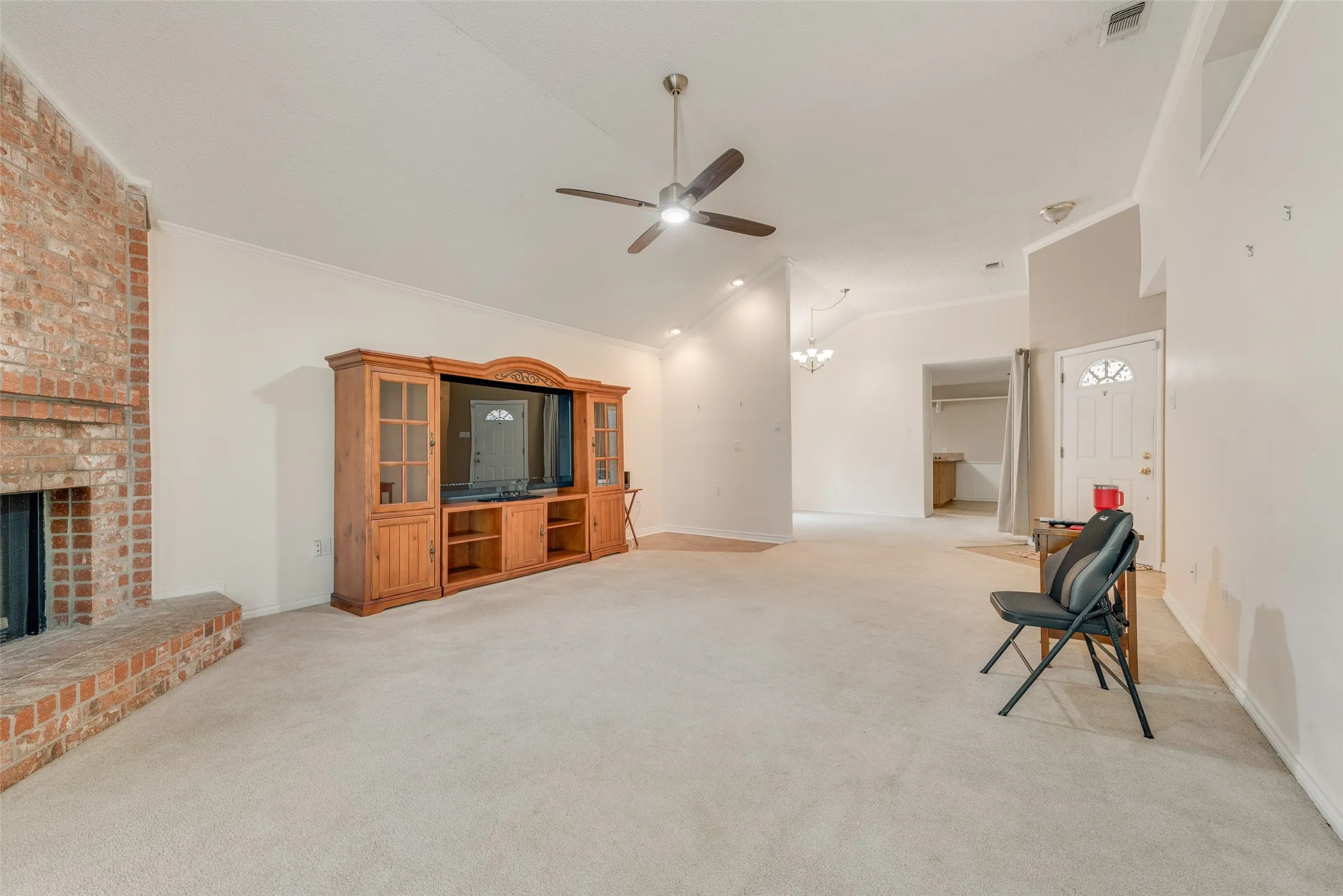 Single Family Residence For Sale in Dallas County , 302 Manana Drive, Grand Prairie, Texas 75050, 3 Bedroom, 2 Bathroom, 2 Garage spaces, 1,630 Sqft, built in 1982, mls#21302373, Real Estate Agent in Grand Prairie, Homes For Sale in Dallas county, Homes For Sale in Grand Prairie, Realtor in Grand Prairie Texas, Real Estate Brokerage Independent Realty Texas, Luminita Cordes Realtor