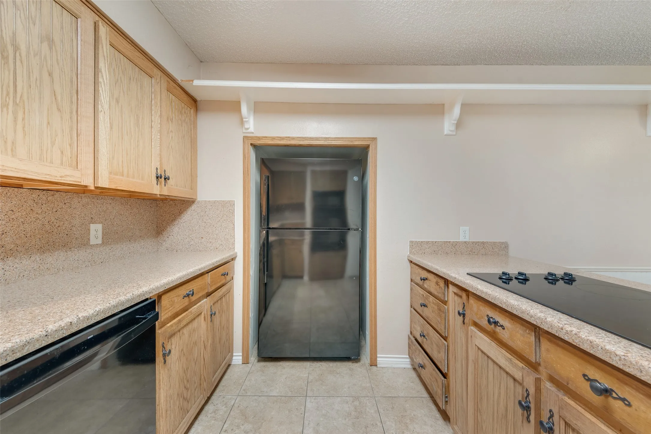 Single Family Residence For Sale in Dallas County , 302 Manana Drive, Grand Prairie, Texas 75050, 3 Bedroom, 2 Bathroom, 2 Garage spaces, 1,630 Sqft, built in 1982, mls#21302373, Real Estate Agent in Grand Prairie, Homes For Sale in Dallas county, Homes For Sale in Grand Prairie, Realtor in Grand Prairie Texas, Real Estate Brokerage Independent Realty Texas, Luminita Cordes Realtor