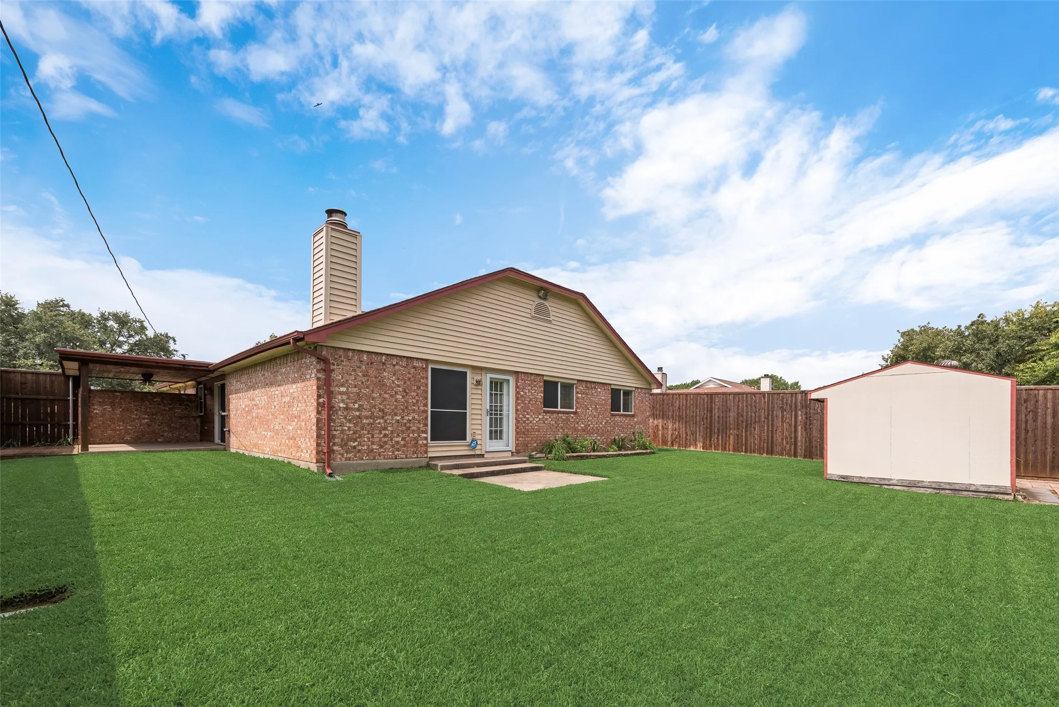 Single Family Residence For Sale in Dallas County , 302 Manana Drive, Grand Prairie, Texas 75050, 3 Bedroom, 2 Bathroom, 2 Garage spaces, 1,630 Sqft, built in 1982, mls#21302373, Real Estate Agent in Grand Prairie, Homes For Sale in Dallas county, Homes For Sale in Grand Prairie, Realtor in Grand Prairie Texas, Real Estate Brokerage Independent Realty Texas, Luminita Cordes Realtor