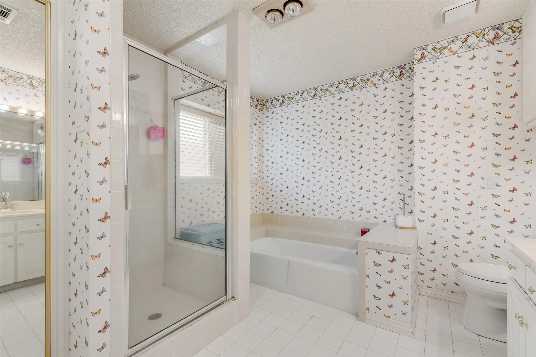 Single Family Residence For Sale in Dallas County , 302 Manana Drive, Grand Prairie, Texas 75050, 3 Bedroom, 2 Bathroom, 2 Garage spaces, 1,630 Sqft, built in 1982, mls#21302373, Real Estate Agent in Grand Prairie, Homes For Sale in Dallas county, Homes For Sale in Grand Prairie, Realtor in Grand Prairie Texas, Real Estate Brokerage Independent Realty Texas, Luminita Cordes Realtor