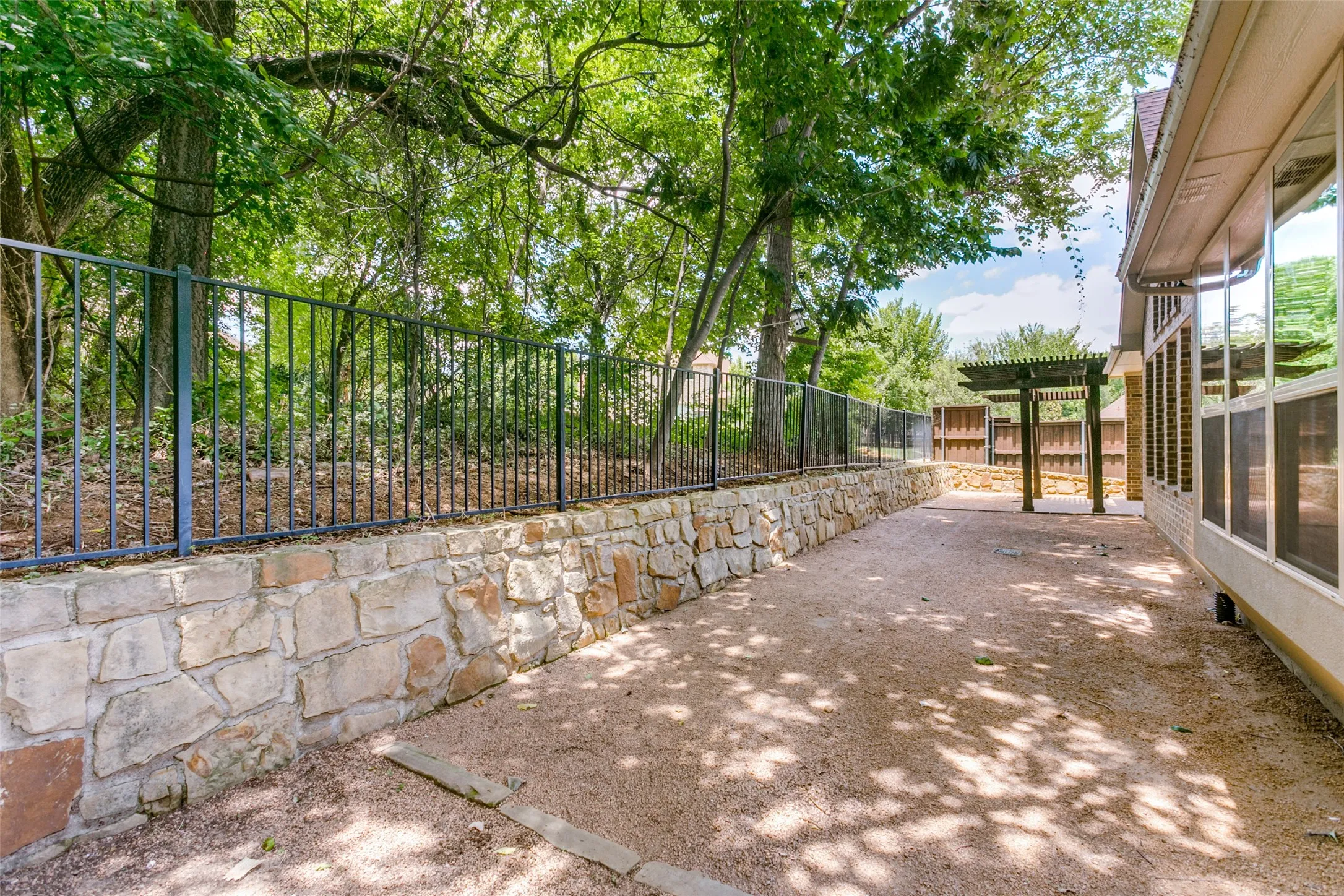 Single Family Residence For Sale in Tarrant County , 4804 Taylor Lane, Grapevine, Texas 76051, 4 Bedroom, 4 Bathroom, 2 Garage spaces, 3,261 Sqft, built in 2011, mls#21298887, Real Estate Agent in Grapevine, Homes For Sale in Tarrant county, Homes For Sale in Grapevine, Realtor in Grapevine Texas, Real Estate Brokerage Independent Realty Texas, Luminita Cordes Realtor