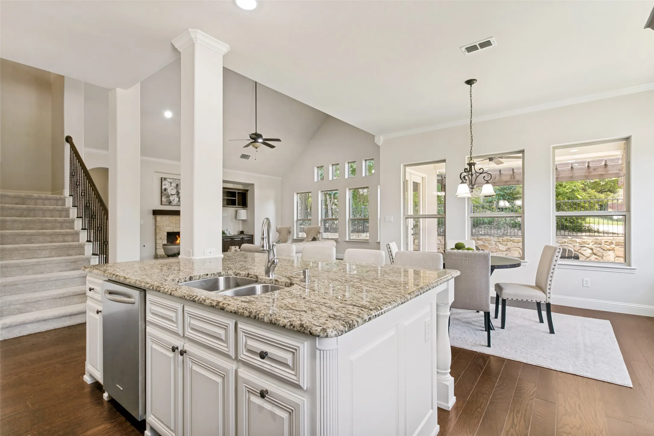 Single Family Residence For Sale in Tarrant County , 4804 Taylor Lane, Grapevine, Texas 76051, 4 Bedroom, 4 Bathroom, 2 Garage spaces, 3,261 Sqft, built in 2011, mls#21298887, Real Estate Agent in Grapevine, Homes For Sale in Tarrant county, Homes For Sale in Grapevine, Realtor in Grapevine Texas, Real Estate Brokerage Independent Realty Texas, Luminita Cordes Realtor
