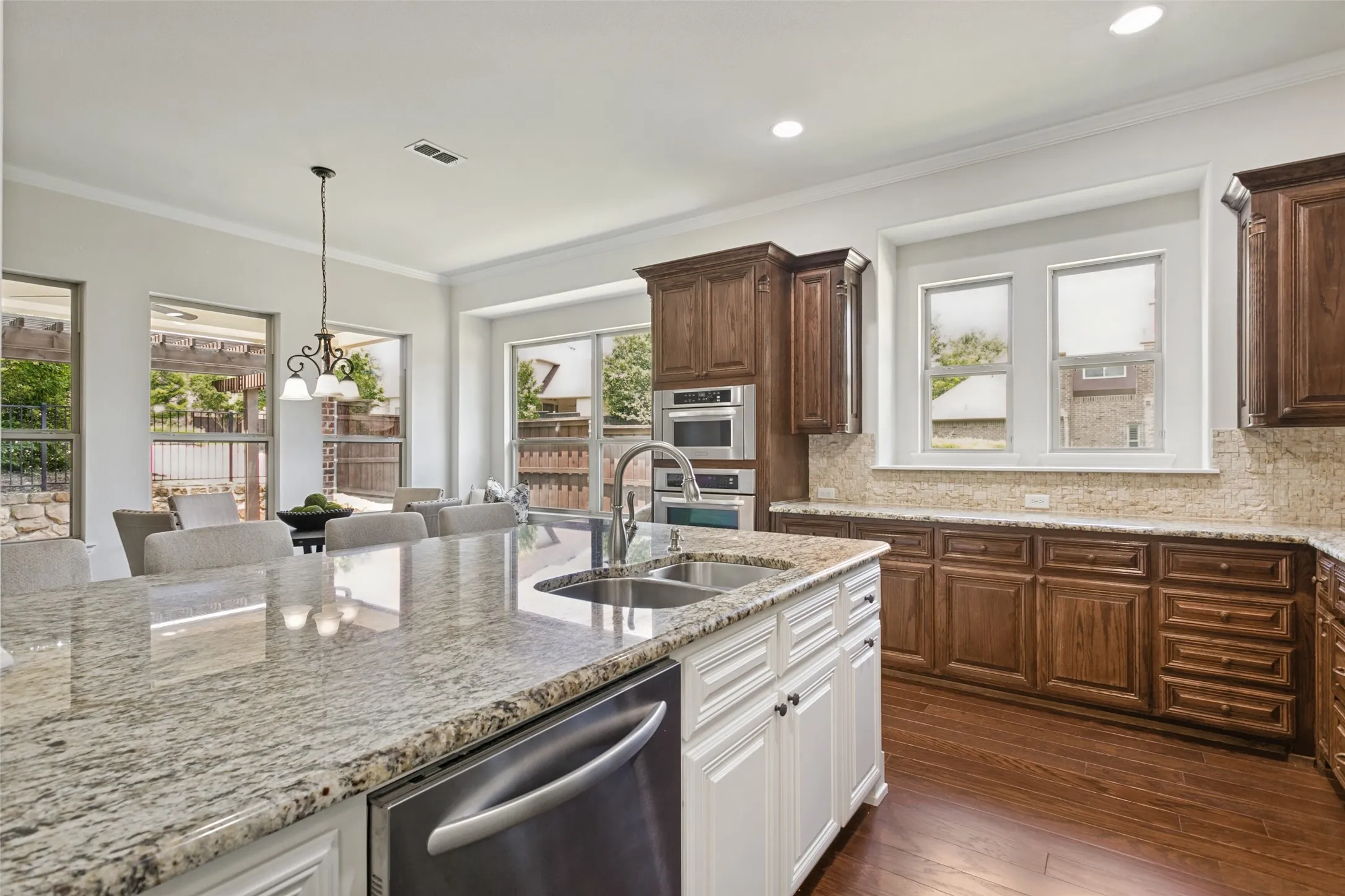 Single Family Residence For Sale in Tarrant County , 4804 Taylor Lane, Grapevine, Texas 76051, 4 Bedroom, 4 Bathroom, 2 Garage spaces, 3,261 Sqft, built in 2011, mls#21298887, Real Estate Agent in Grapevine, Homes For Sale in Tarrant county, Homes For Sale in Grapevine, Realtor in Grapevine Texas, Real Estate Brokerage Independent Realty Texas, Luminita Cordes Realtor