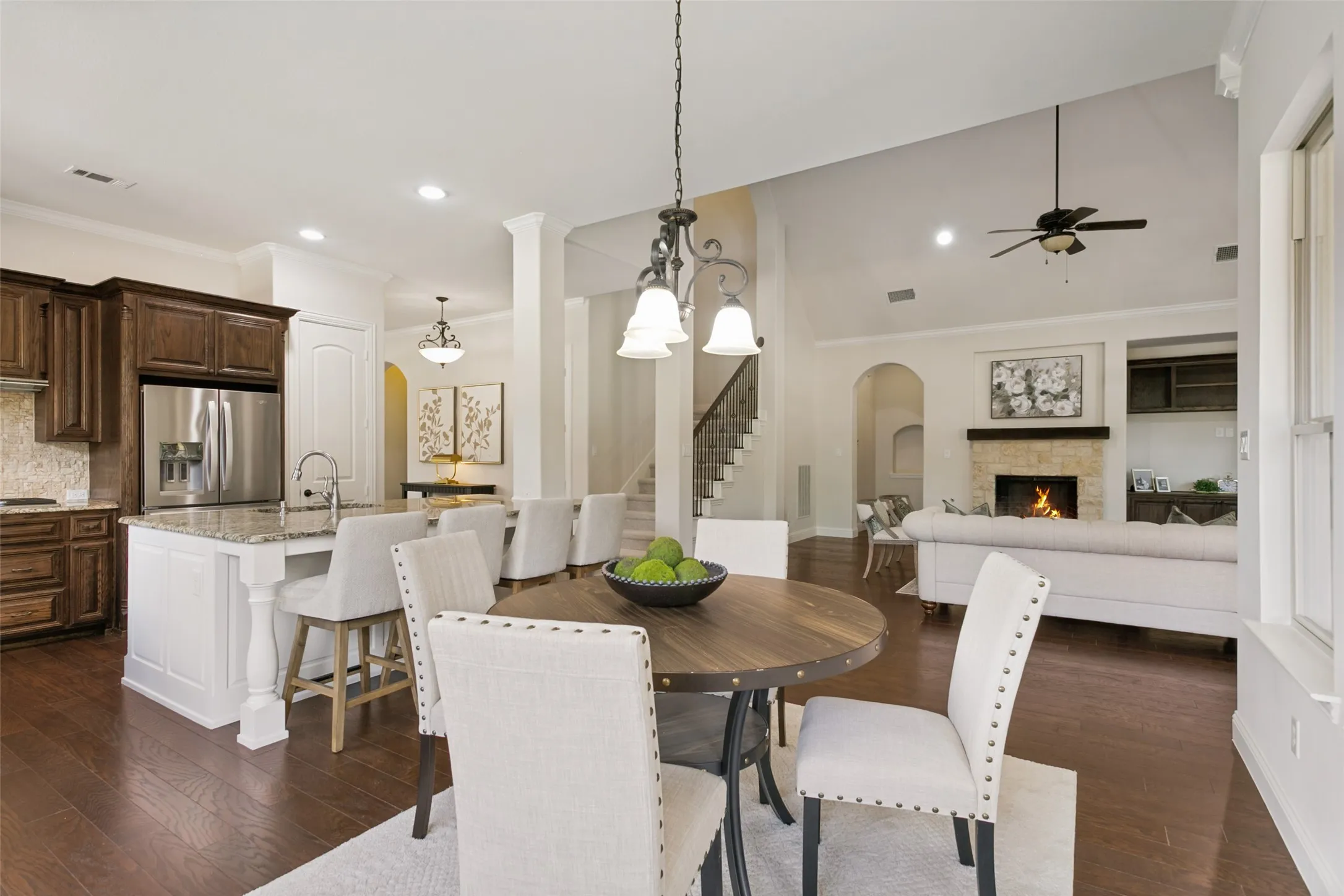 Single Family Residence For Sale in Tarrant County , 4804 Taylor Lane, Grapevine, Texas 76051, 4 Bedroom, 4 Bathroom, 2 Garage spaces, 3,261 Sqft, built in 2011, mls#21298887, Real Estate Agent in Grapevine, Homes For Sale in Tarrant county, Homes For Sale in Grapevine, Realtor in Grapevine Texas, Real Estate Brokerage Independent Realty Texas, Luminita Cordes Realtor
