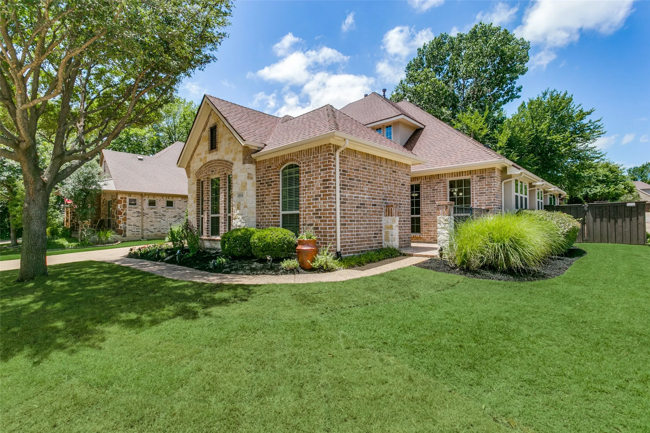 Single Family Residence For Sale in Tarrant County , 4804 Taylor Lane, Grapevine, Texas 76051, 4 Bedroom, 4 Bathroom, 2 Garage spaces, 3,261 Sqft, built in 2011, mls#21298887, Real Estate Agent in Grapevine, Homes For Sale in Tarrant county, Homes For Sale in Grapevine, Realtor in Grapevine Texas, Real Estate Brokerage Independent Realty Texas, Luminita Cordes Realtor