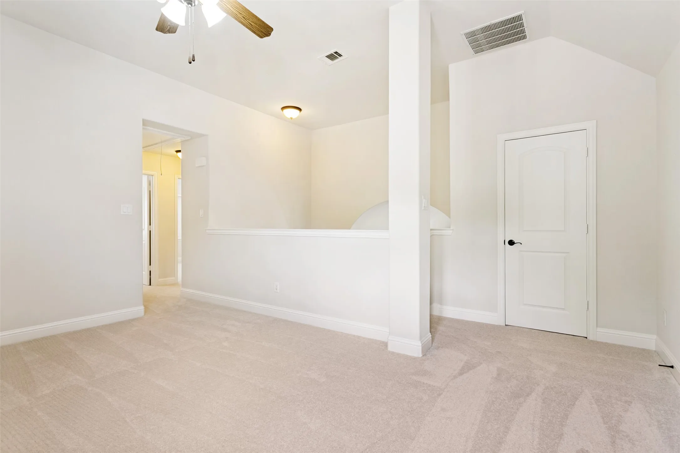 Single Family Residence For Sale in Tarrant County , 4804 Taylor Lane, Grapevine, Texas 76051, 4 Bedroom, 4 Bathroom, 2 Garage spaces, 3,261 Sqft, built in 2011, mls#21298887, Real Estate Agent in Grapevine, Homes For Sale in Tarrant county, Homes For Sale in Grapevine, Realtor in Grapevine Texas, Real Estate Brokerage Independent Realty Texas, Luminita Cordes Realtor