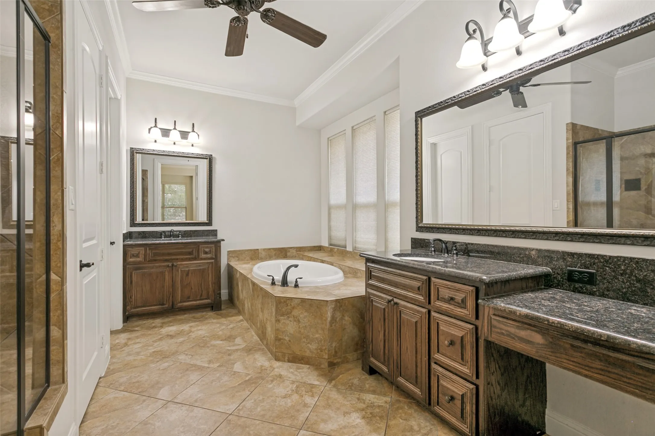 Single Family Residence For Sale in Tarrant County , 4804 Taylor Lane, Grapevine, Texas 76051, 4 Bedroom, 4 Bathroom, 2 Garage spaces, 3,261 Sqft, built in 2011, mls#21298887, Real Estate Agent in Grapevine, Homes For Sale in Tarrant county, Homes For Sale in Grapevine, Realtor in Grapevine Texas, Real Estate Brokerage Independent Realty Texas, Luminita Cordes Realtor