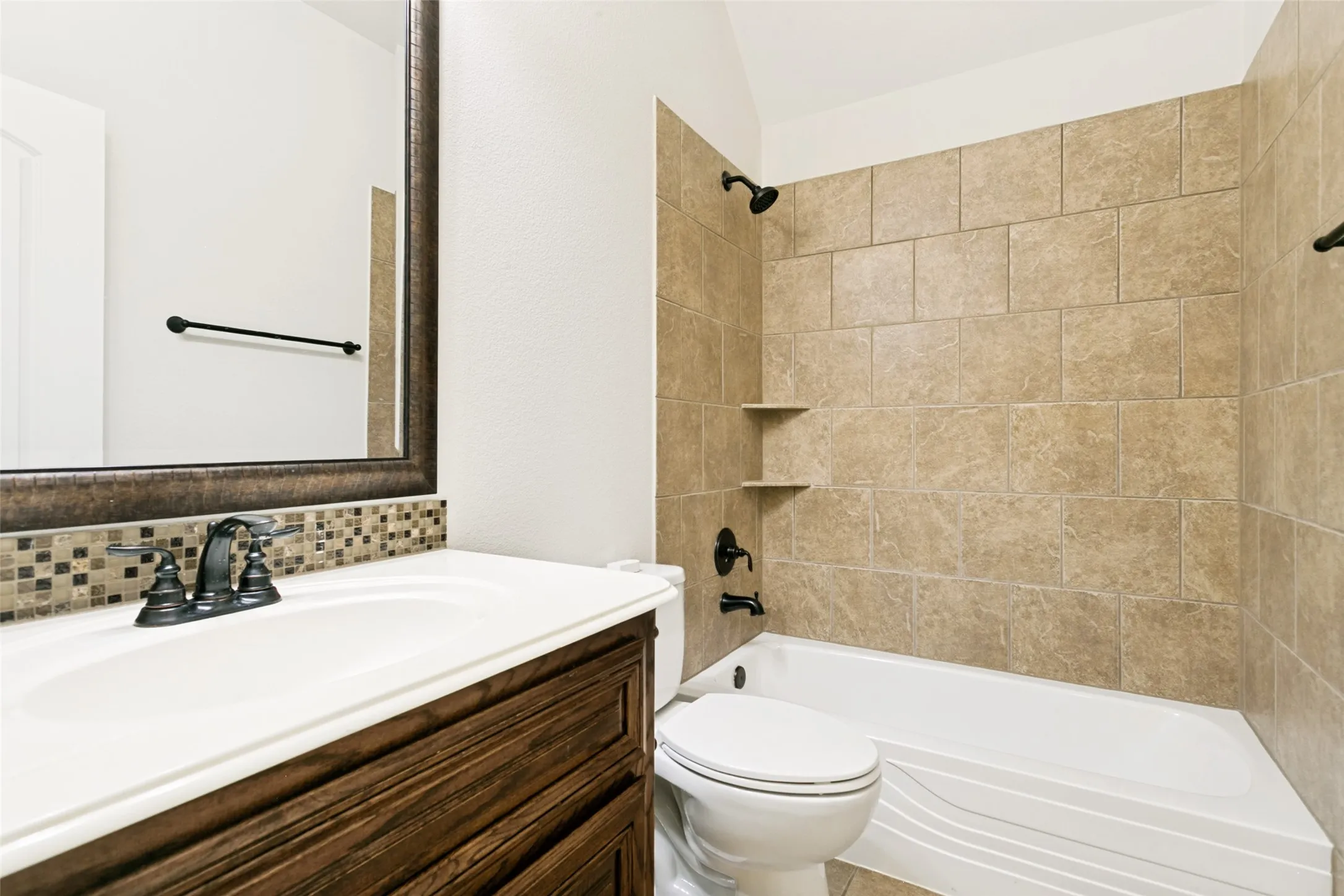 Single Family Residence For Sale in Tarrant County , 4804 Taylor Lane, Grapevine, Texas 76051, 4 Bedroom, 4 Bathroom, 2 Garage spaces, 3,261 Sqft, built in 2011, mls#21298887, Real Estate Agent in Grapevine, Homes For Sale in Tarrant county, Homes For Sale in Grapevine, Realtor in Grapevine Texas, Real Estate Brokerage Independent Realty Texas, Luminita Cordes Realtor