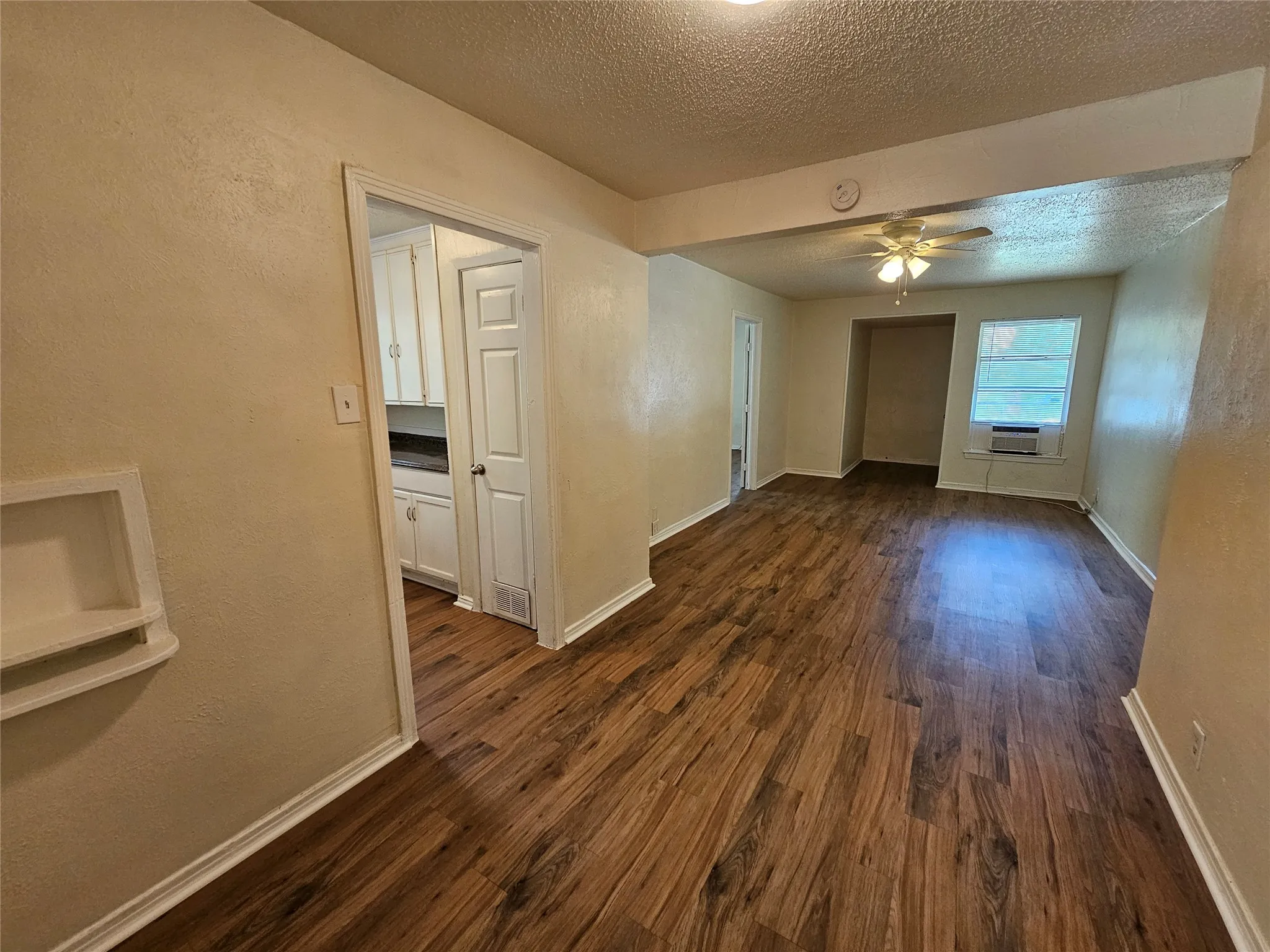 Duplex For Rent in Dallas County , 6540 Hollis Avenue, Dallas, Texas 75227, 2 Bedroom, 1 Bathroom, Garage spaces, 1,612 Sqft, built in 1955, mls#21303527, Real Estate Agent in Dallas, Homes For Rent in Dallas county, Homes For Rent in Dallas, Realtor in Dallas Texas, Real Estate Brokerage Independent Realty Texas, Luminita Cordes Realtor